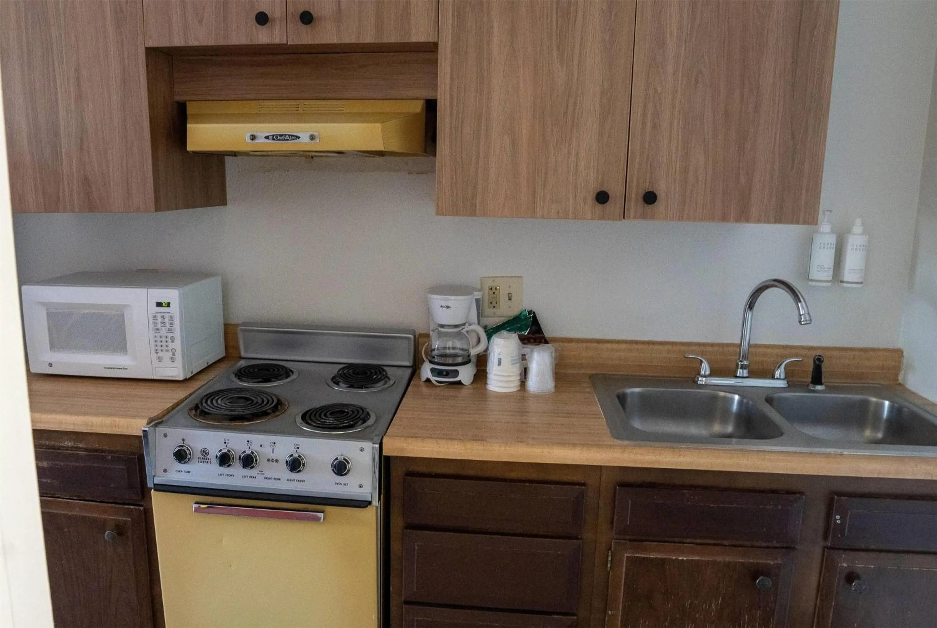 Photo of the whole room in Super 8 by Wyndham Newcastle