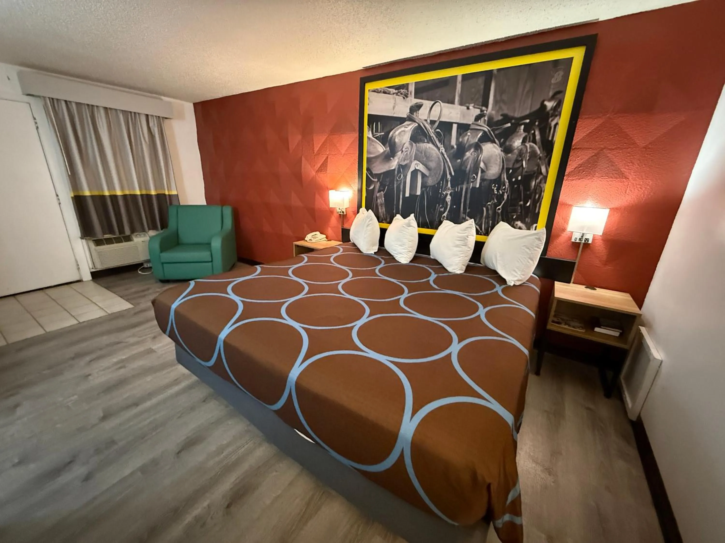 Photo of the whole room, Bed in Super 8 by Wyndham Newcastle