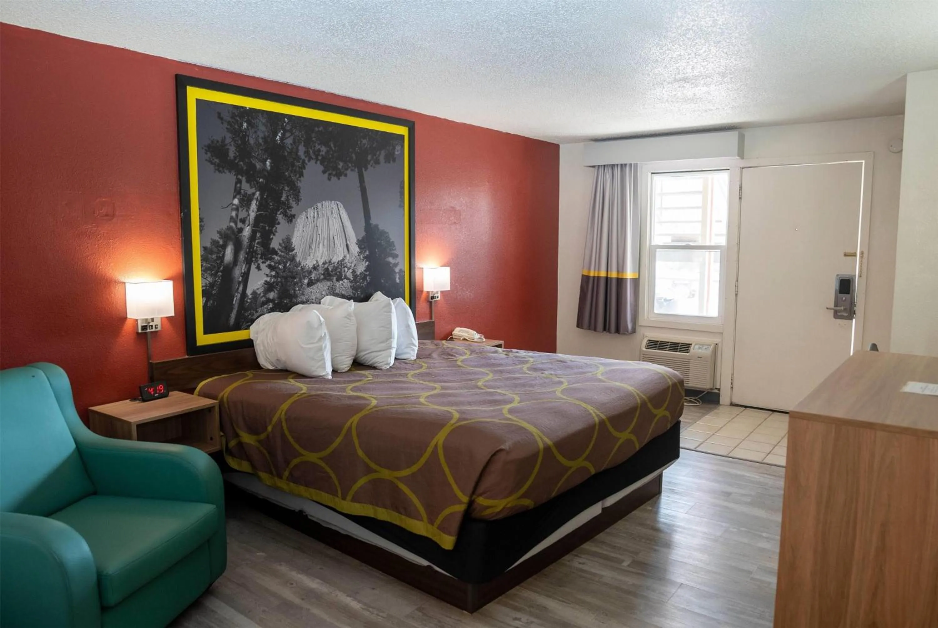 Photo of the whole room, Bed in Super 8 by Wyndham Newcastle