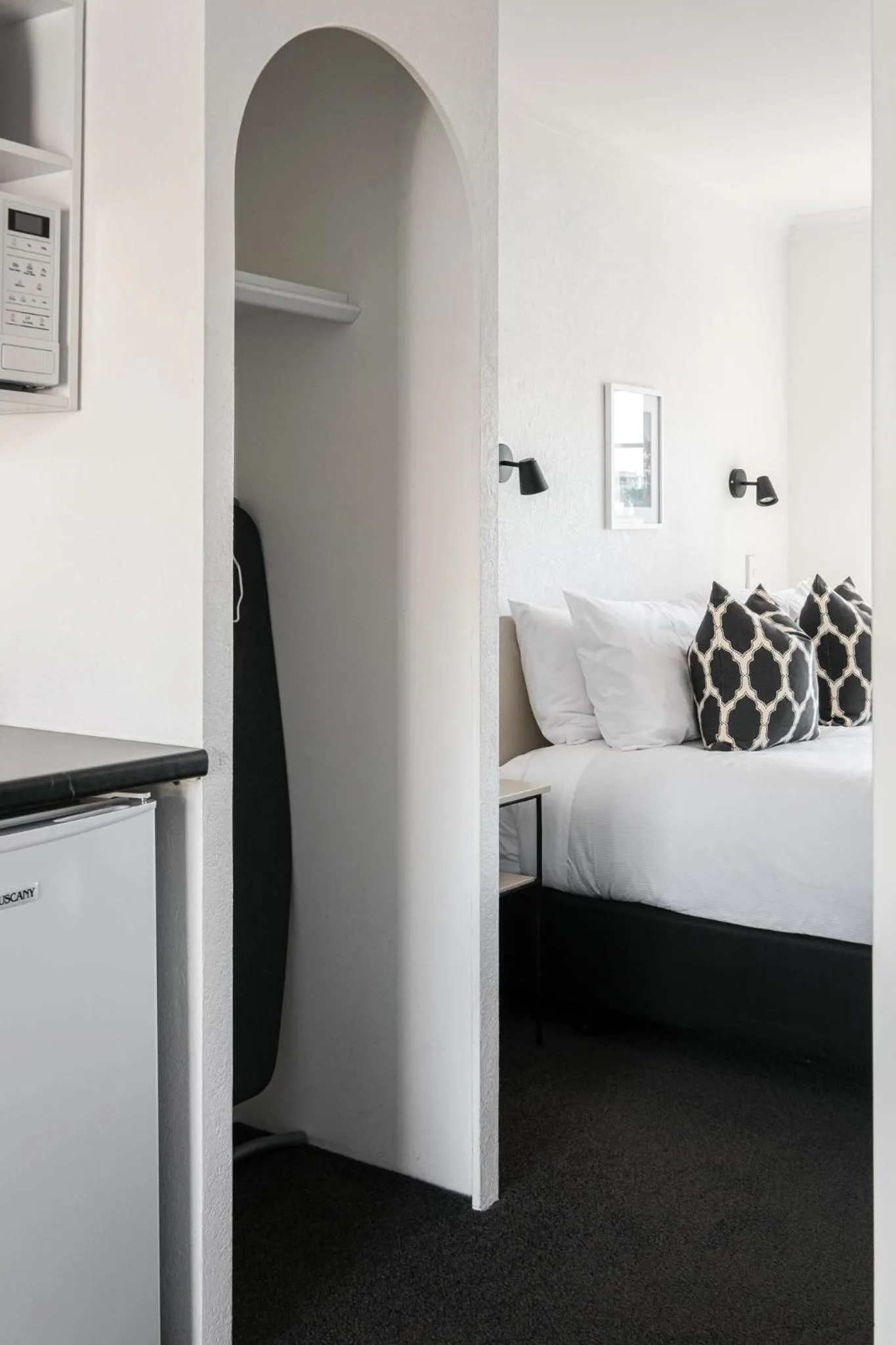 Bed in The Mission Belle Motel