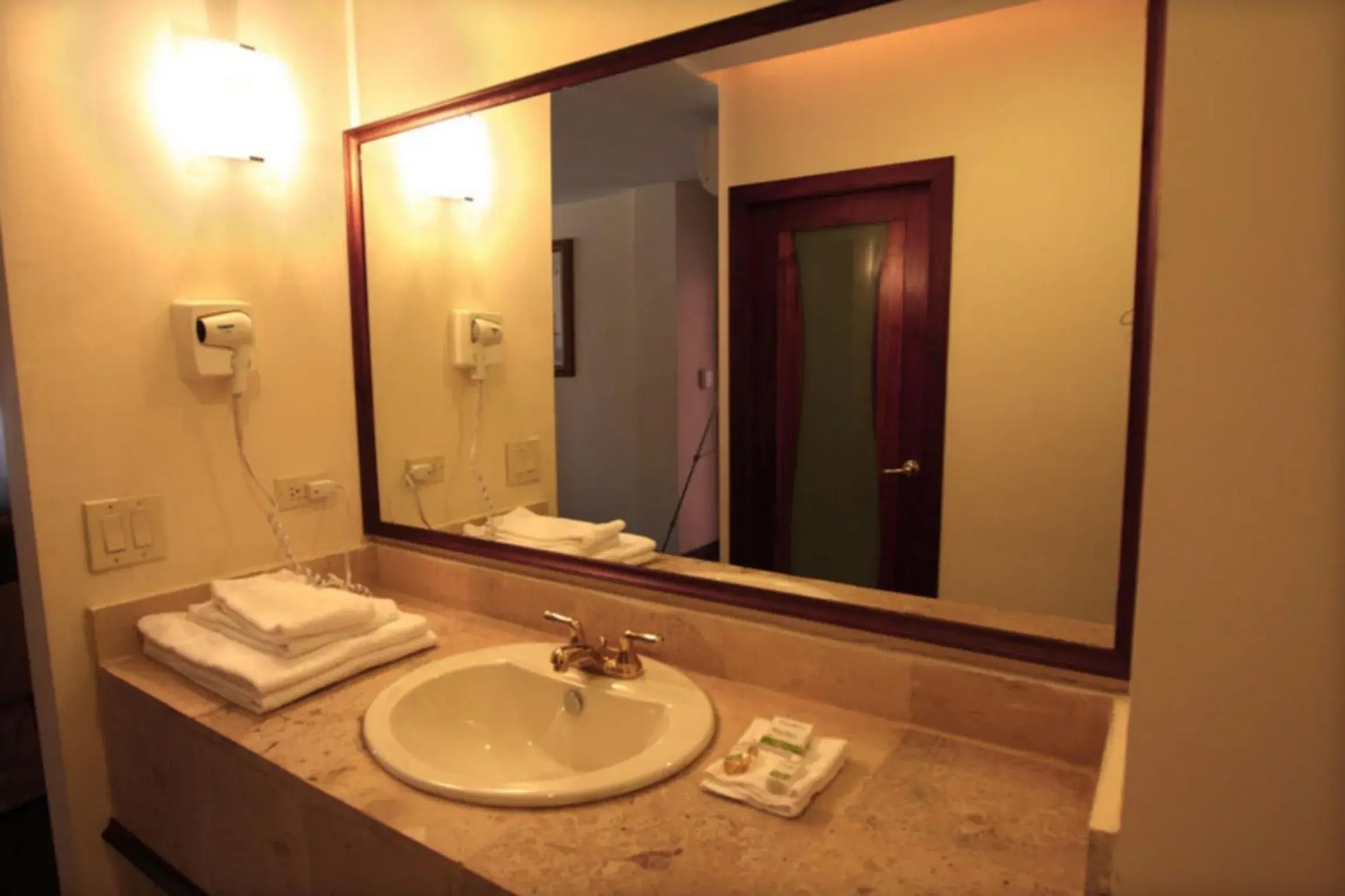 Single Room - single occupancy in Hotel Martell Single Room - single occupancy in Hotel Martell