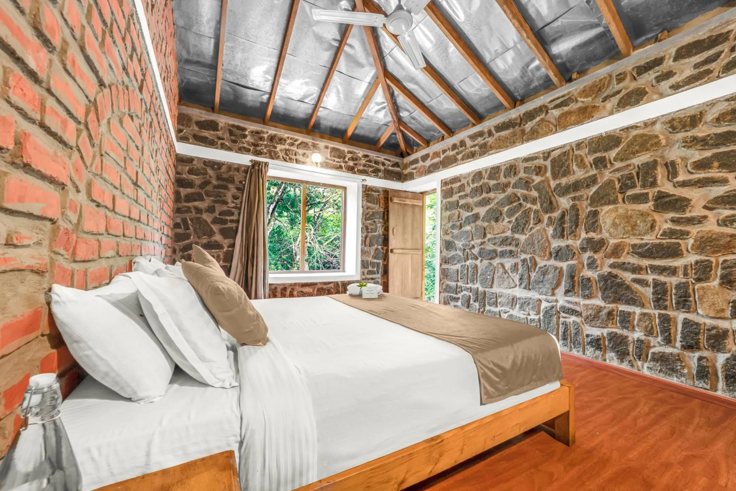 Bedroom, Bed in Zacs Valley Resort & Wellness Retreat Kodaikanal