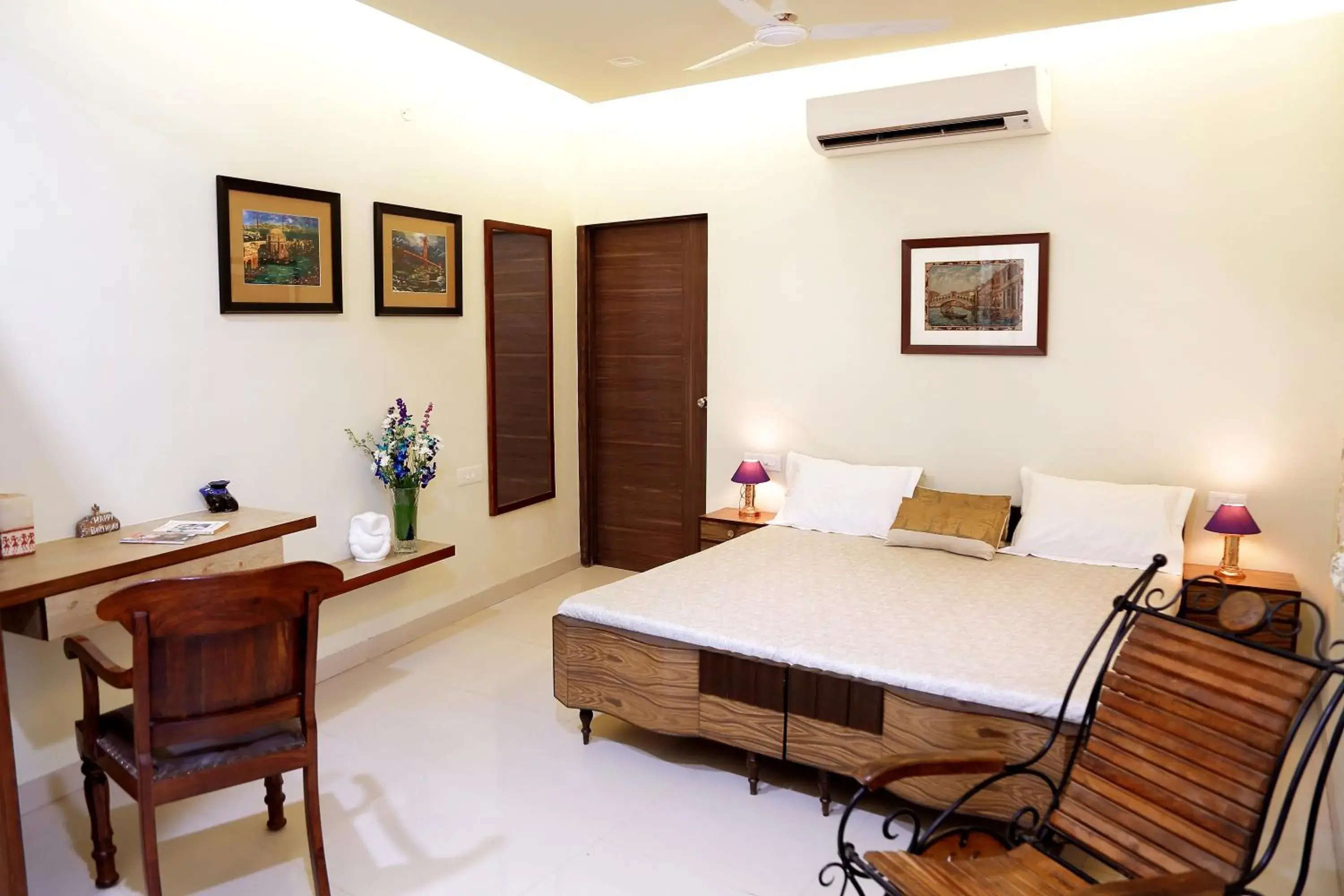 Deluxe Double Room in Kalpana Yoga Homestay Deluxe Double Room in Kalpana Yoga Homestay
