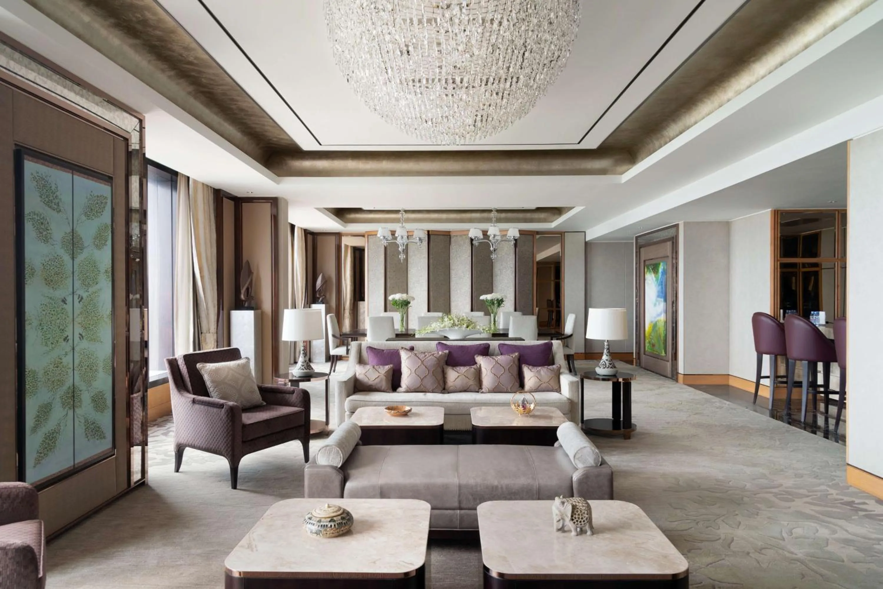 Living room in Shangri-La Bengaluru