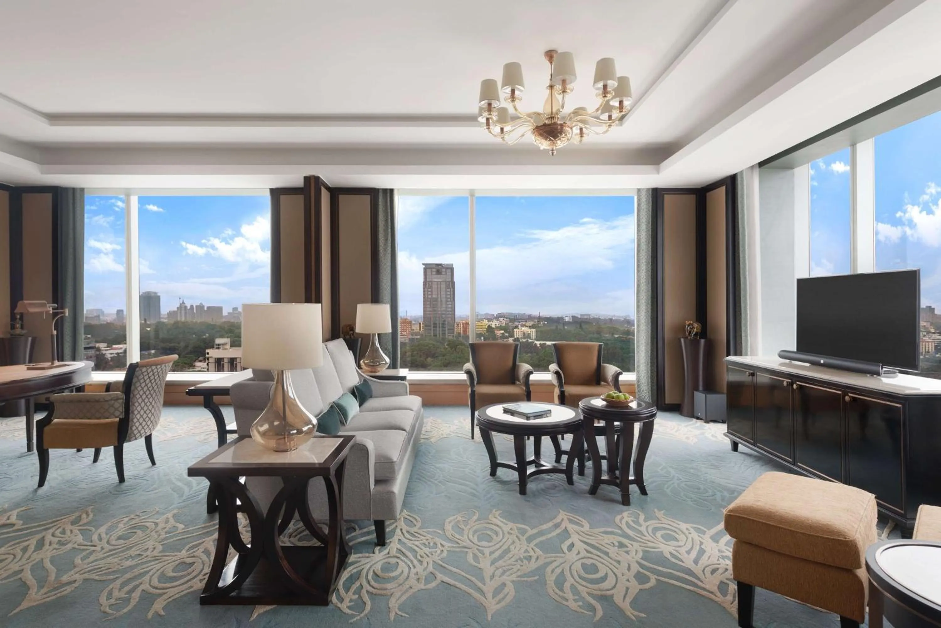 Living room in Shangri-La Bengaluru