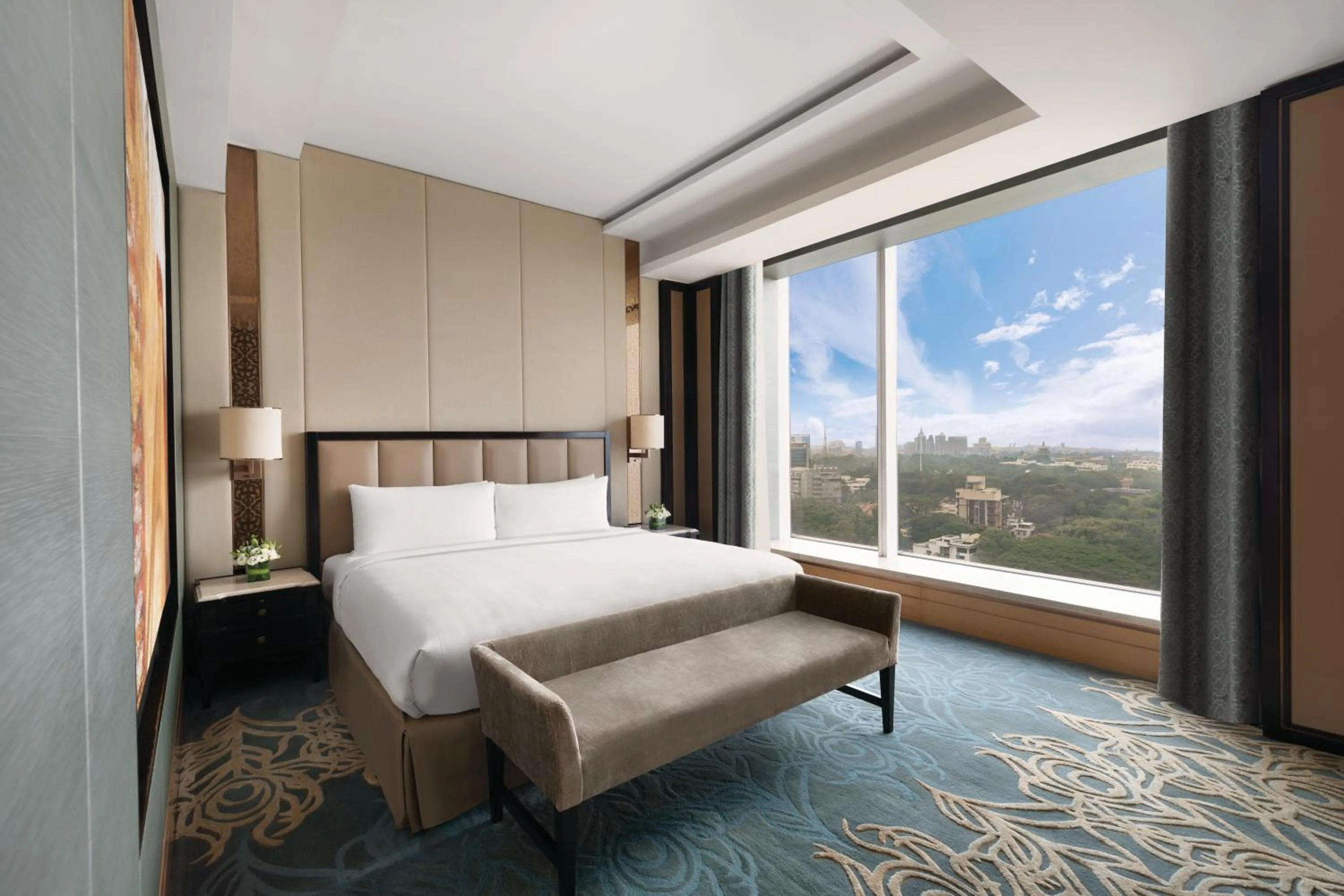 Bedroom, Bed in Shangri-La Bengaluru