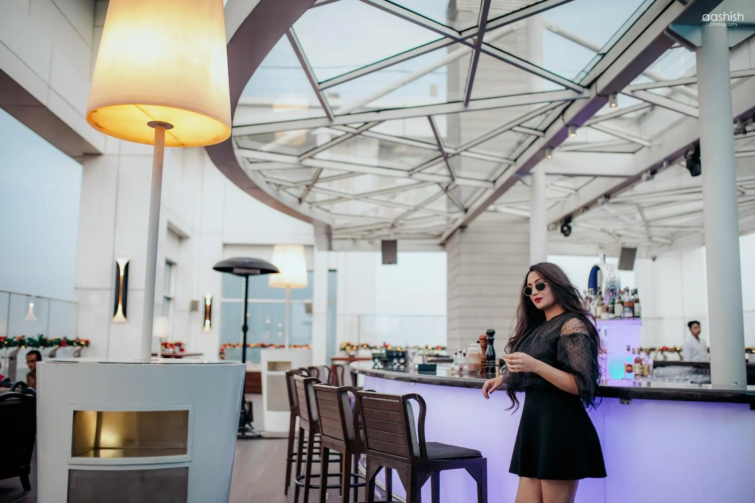 Lounge or bar in Shangri-La Bengaluru