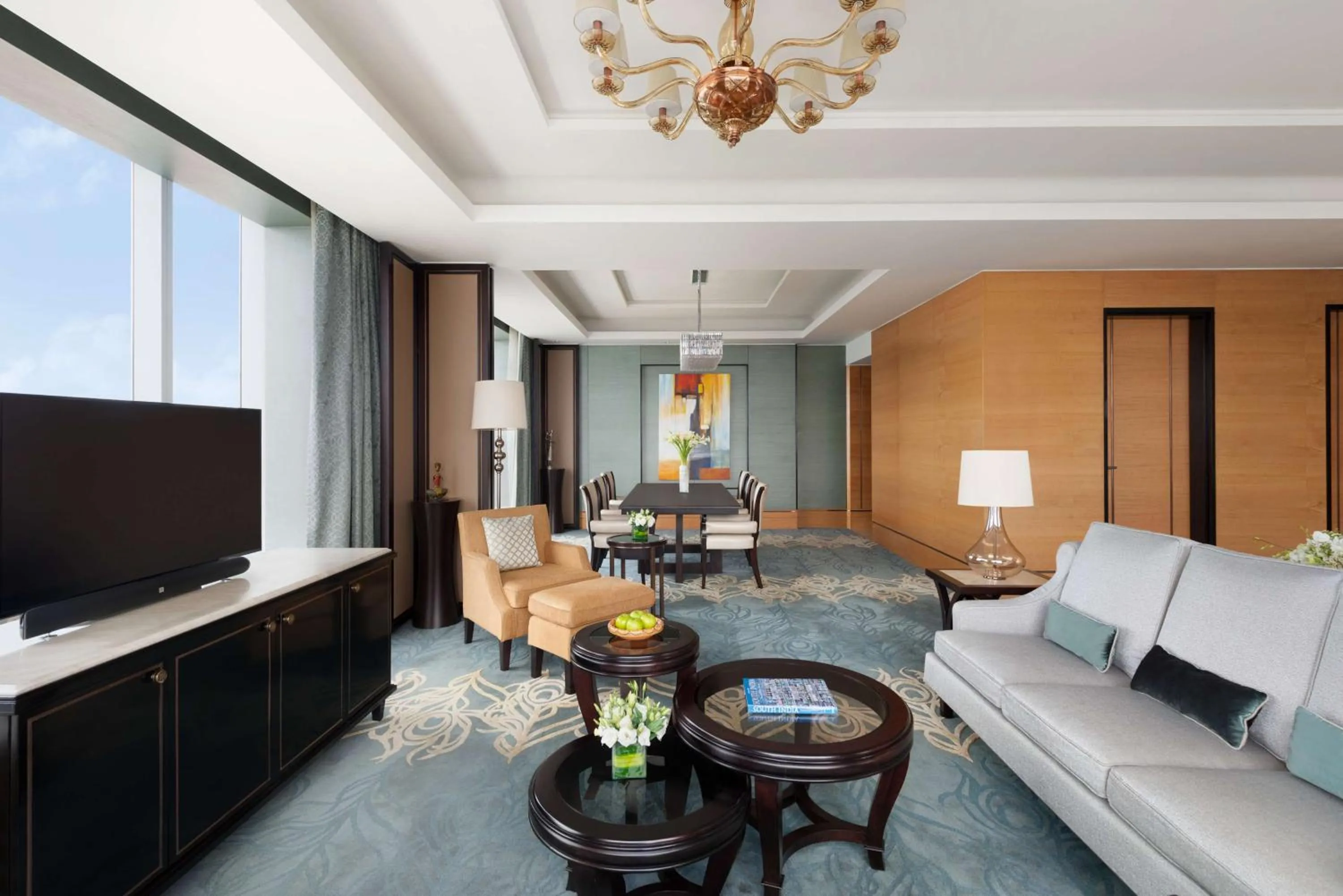 Living room in Shangri-La Bengaluru