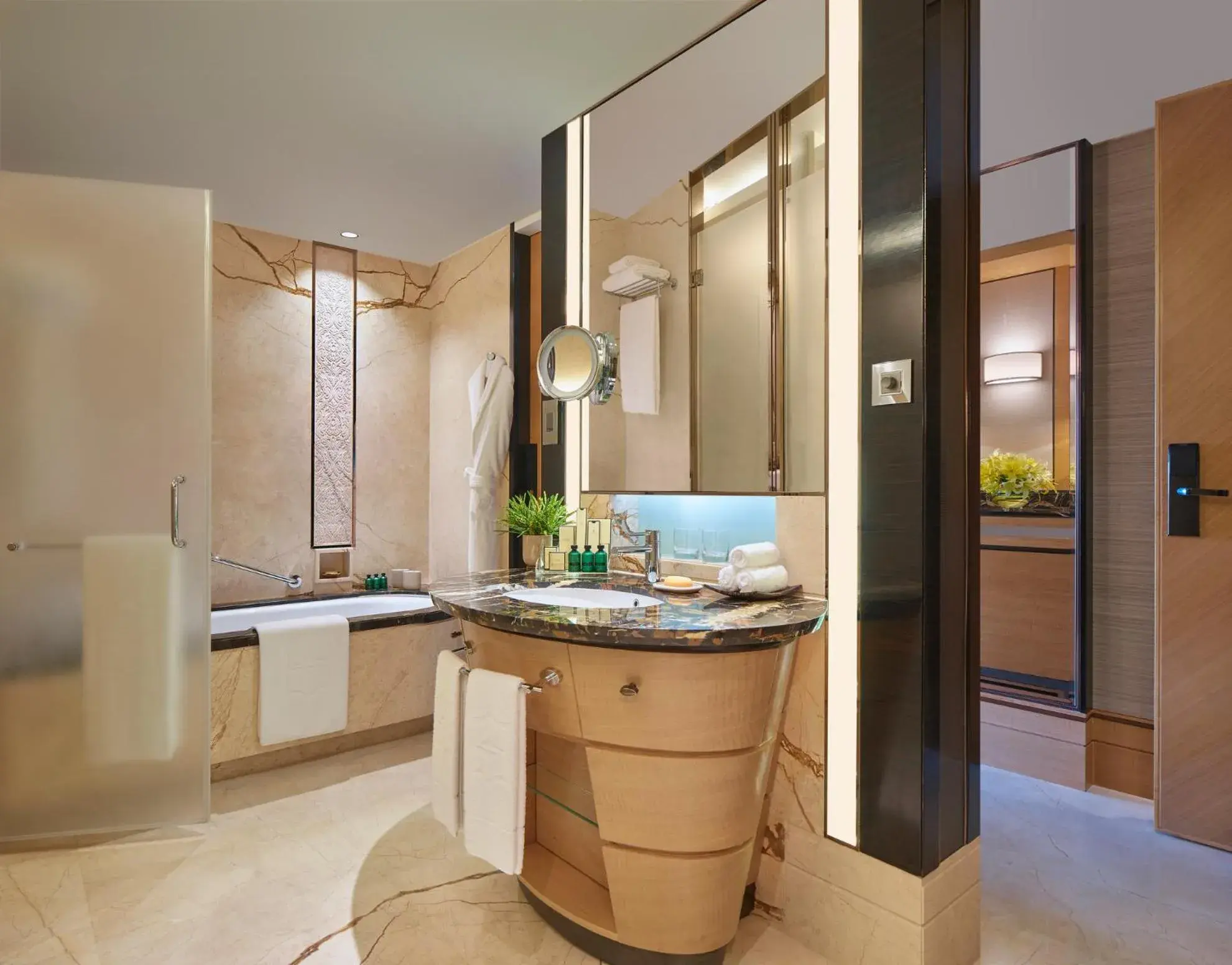 Deluxe Twin Room in Shangri-La Bengaluru Deluxe Twin Room in Shangri-La Bengaluru