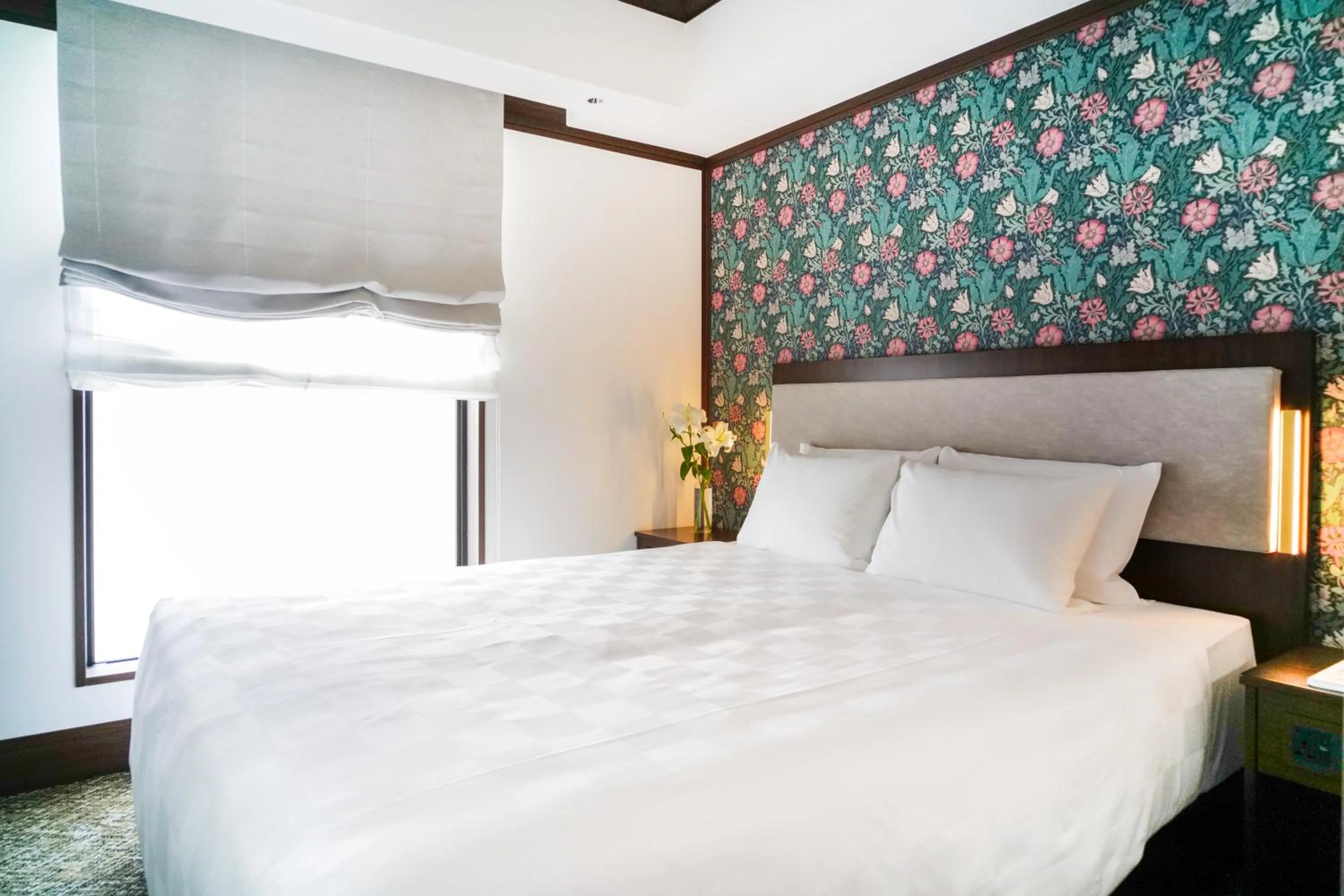 Photo of the whole room, Bed in KIORI Exec Muromachi