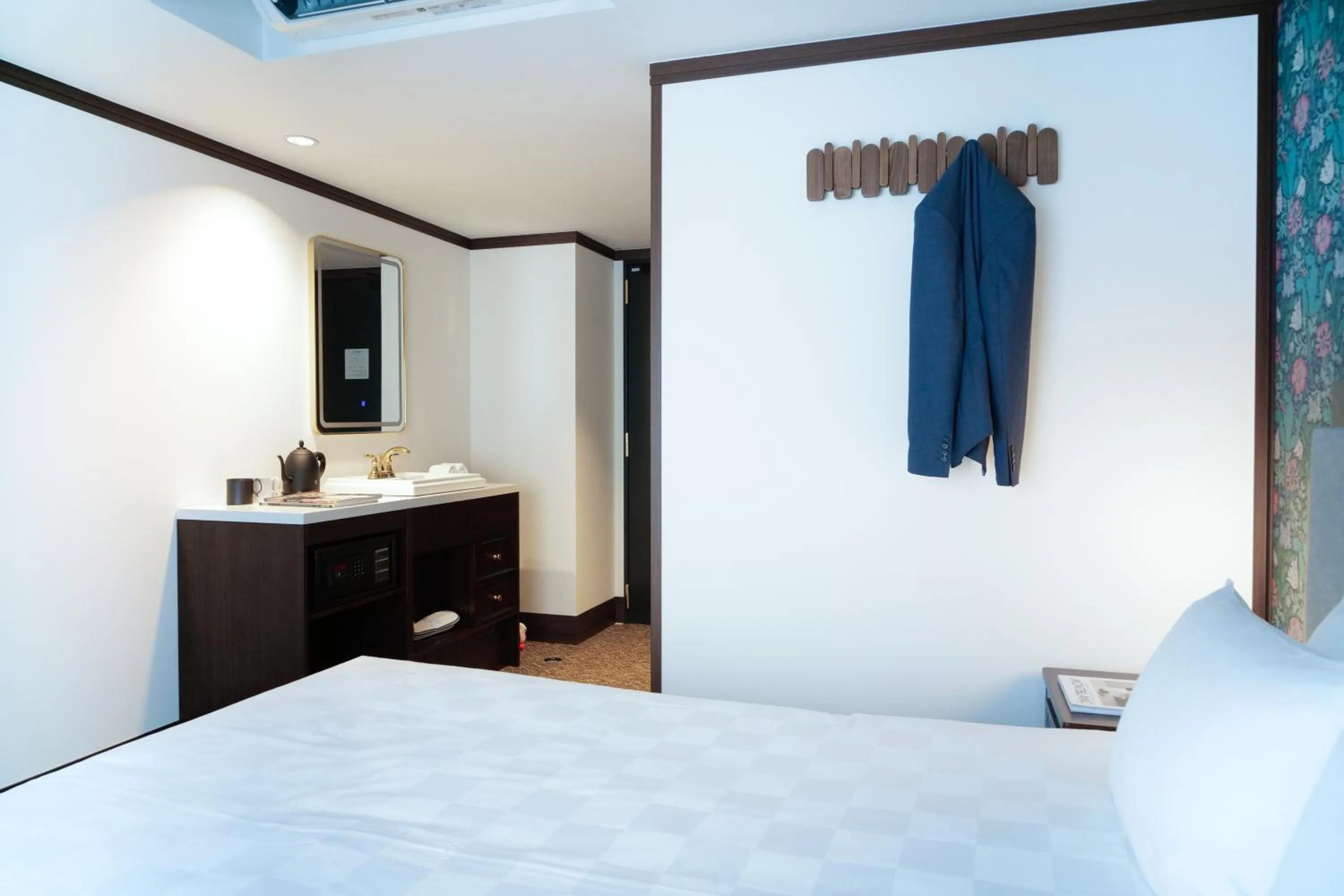 Photo of the whole room, Bed in KIORI Exec Muromachi