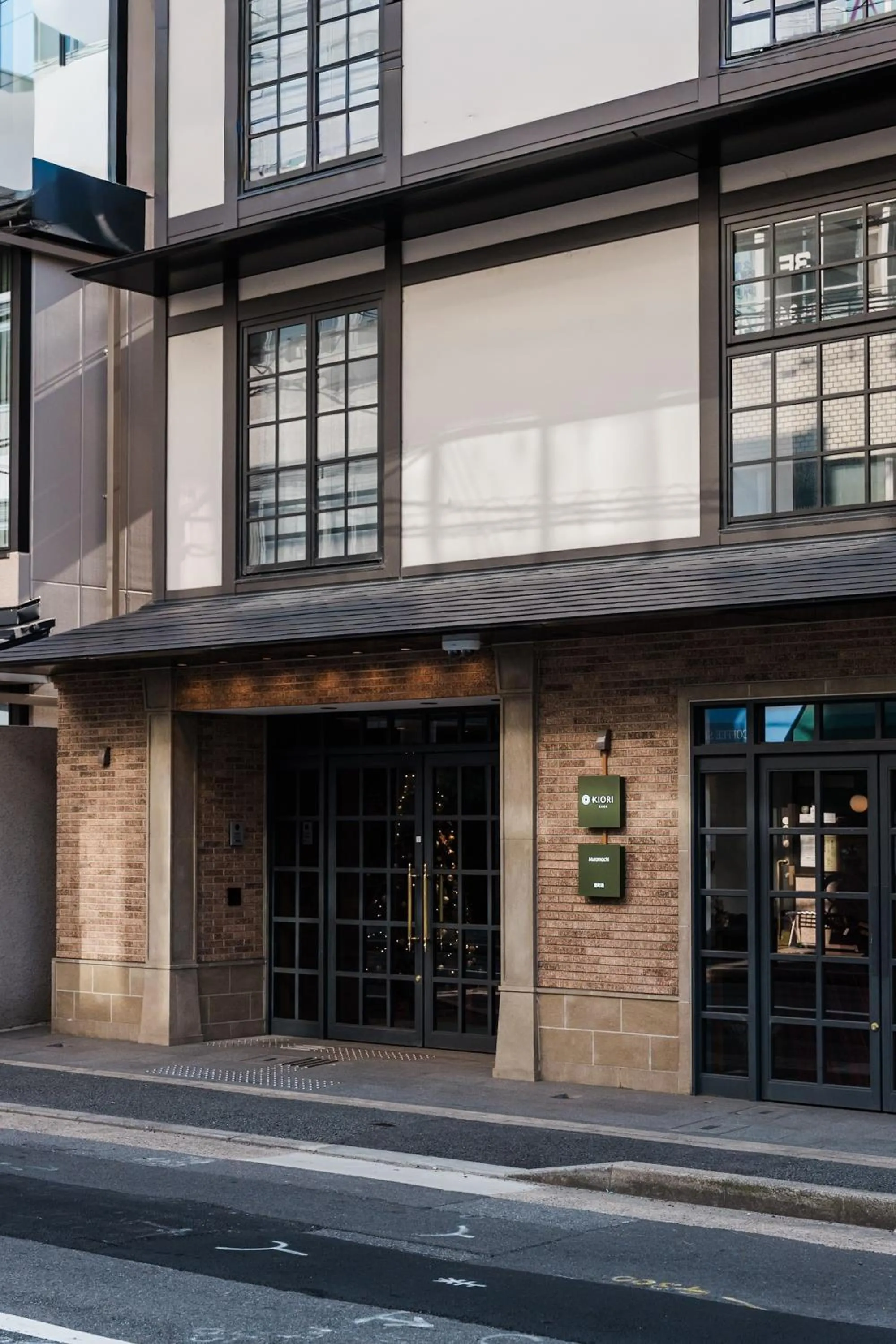 Property building in KIORI Exec Muromachi