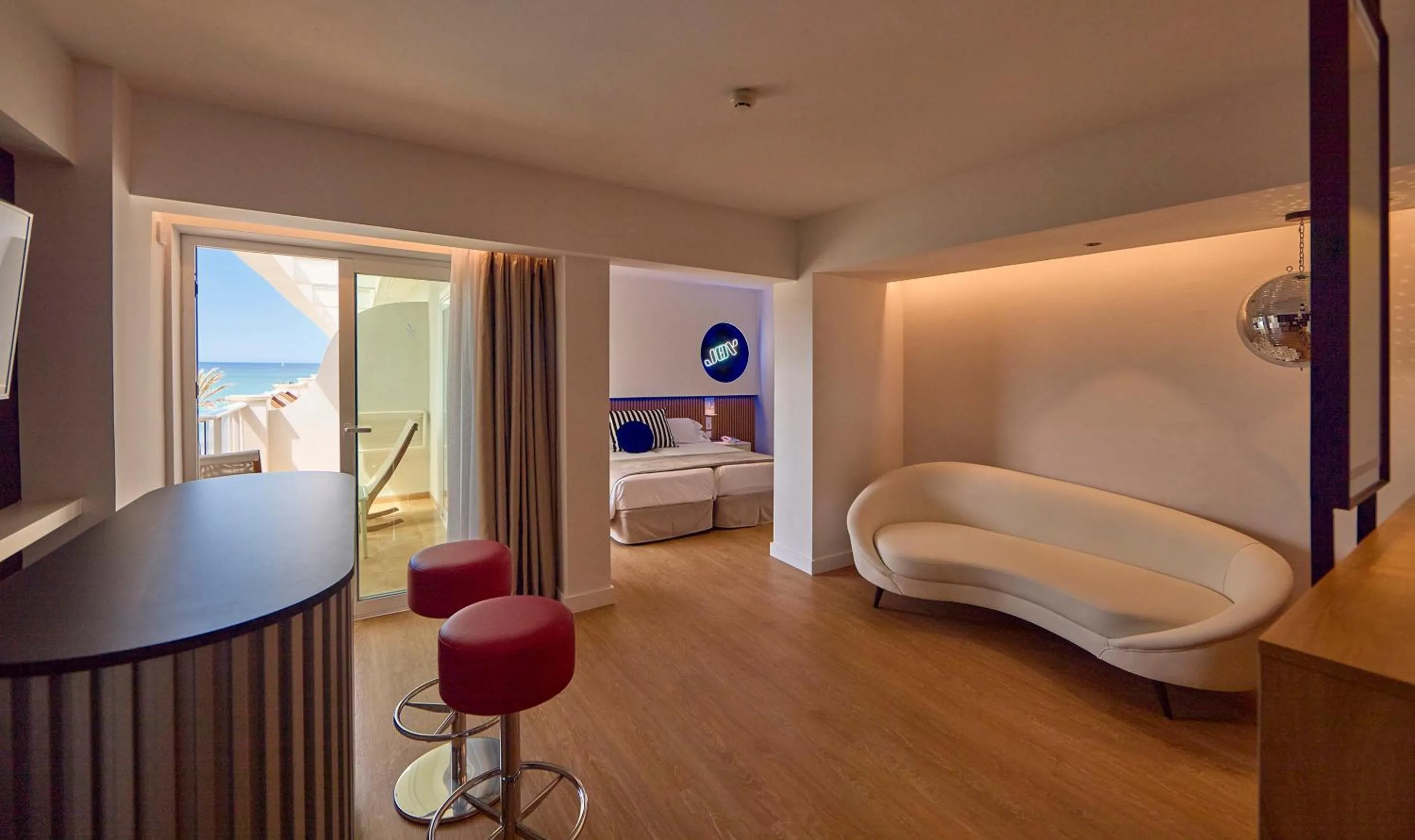Photo of the whole room, Bed in Universal Hotel Neptuno - Adults Only