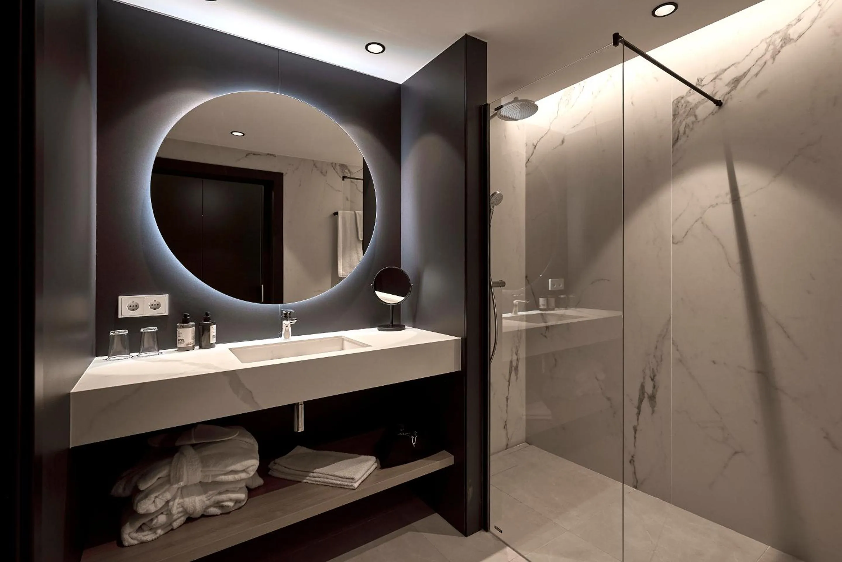 Shower in Universal Hotel Neptuno - Adults Only