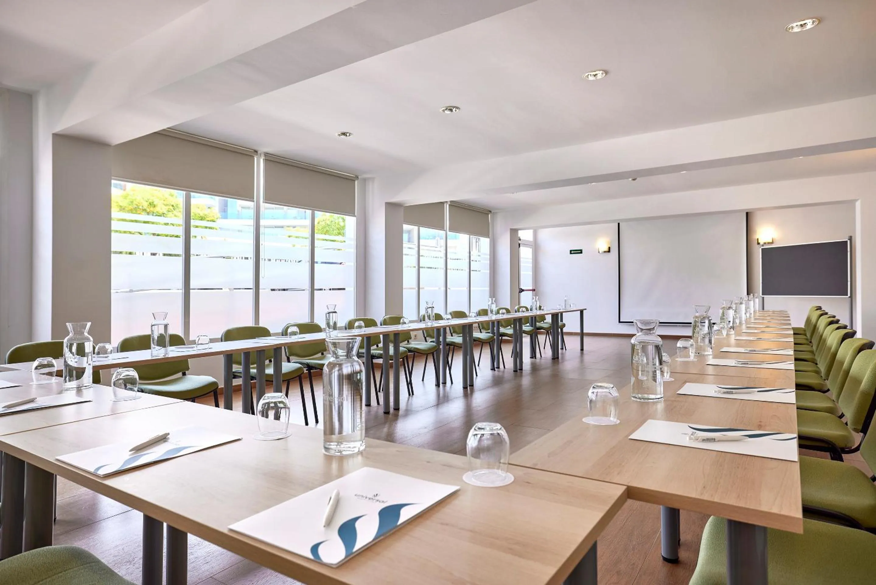 Meeting/conference room in Universal Hotel Neptuno - Adults Only