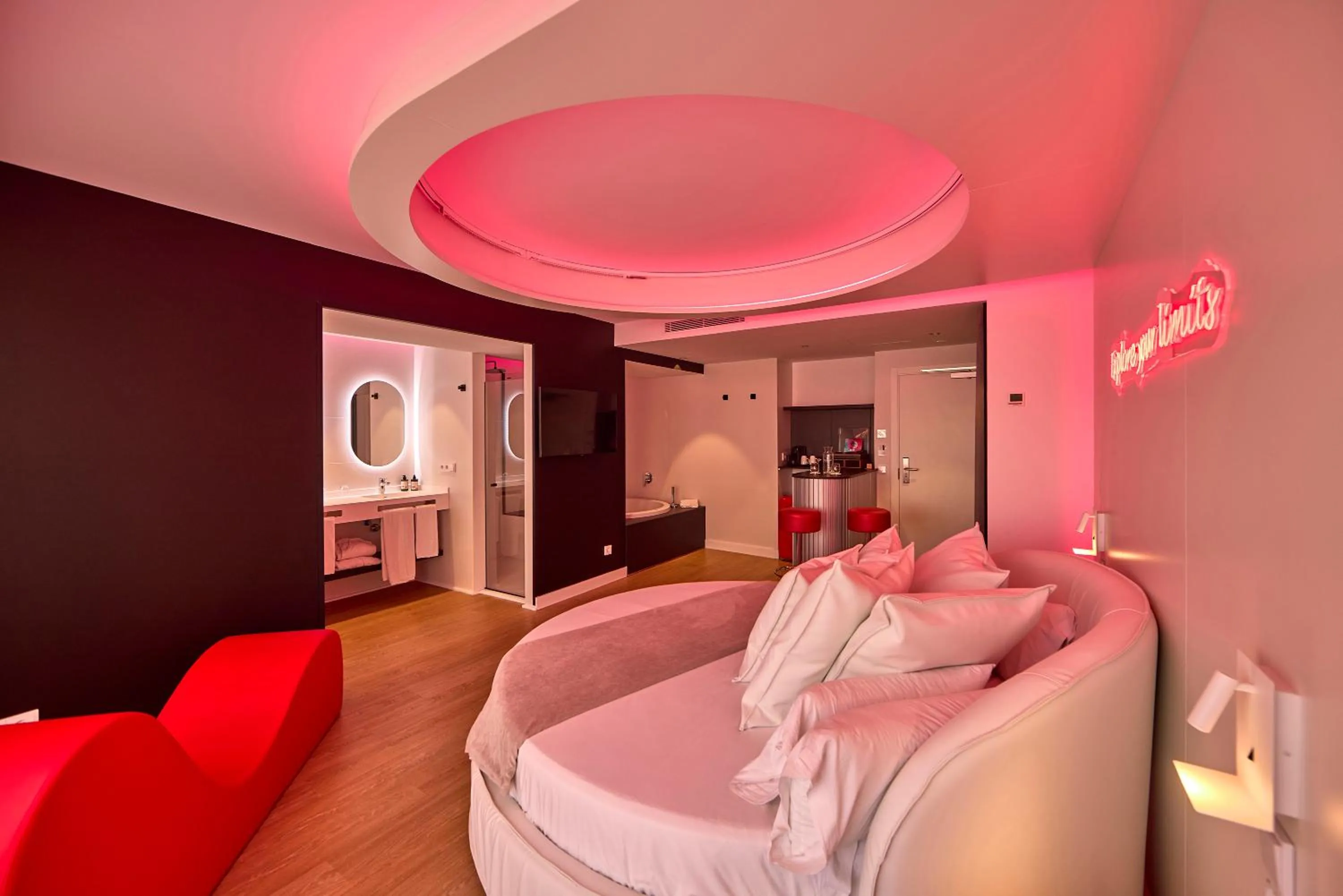 Bed in Universal Hotel Neptuno - Adults Only