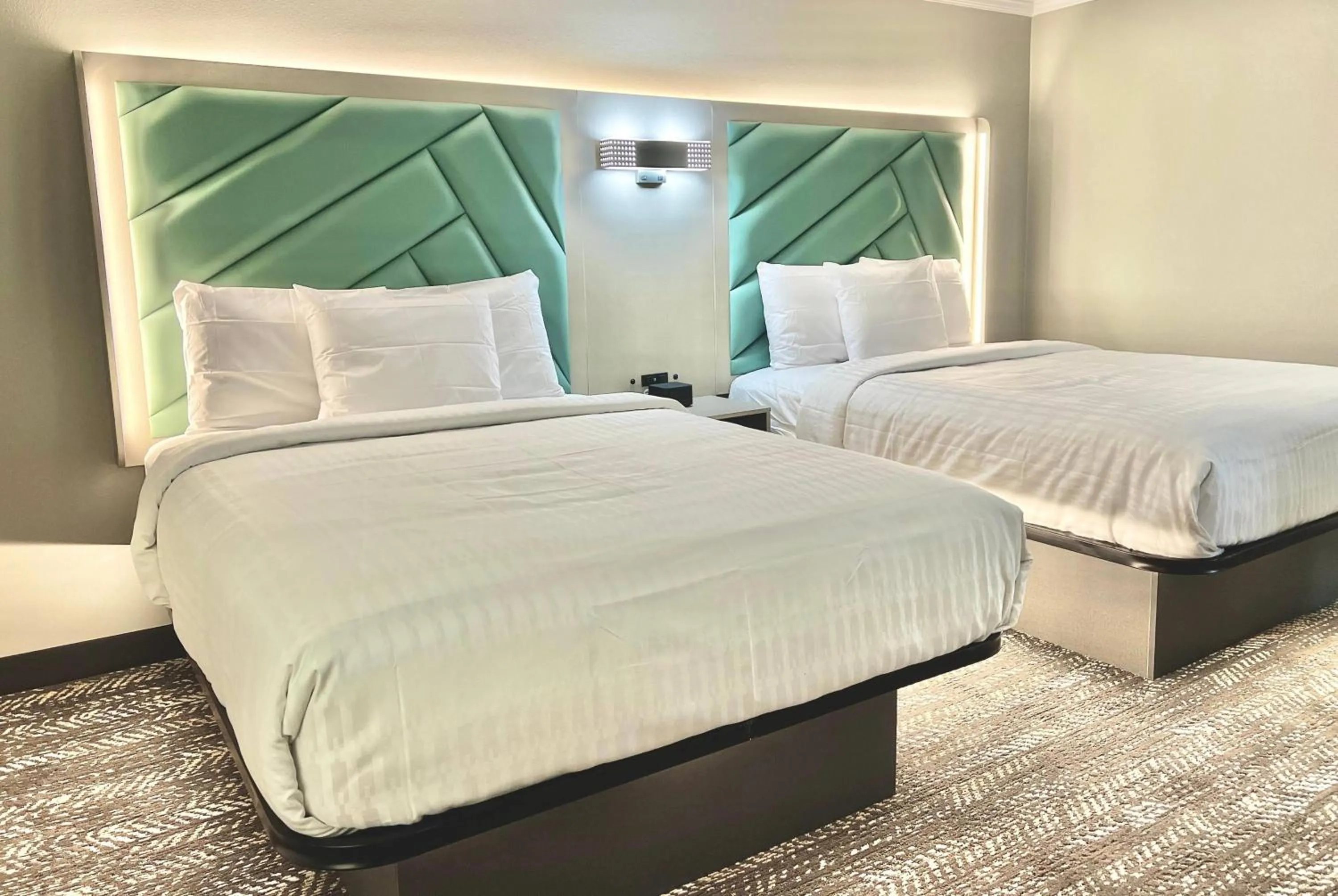 Photo of the whole room, Bed in Wingate by Wyndham Jackson