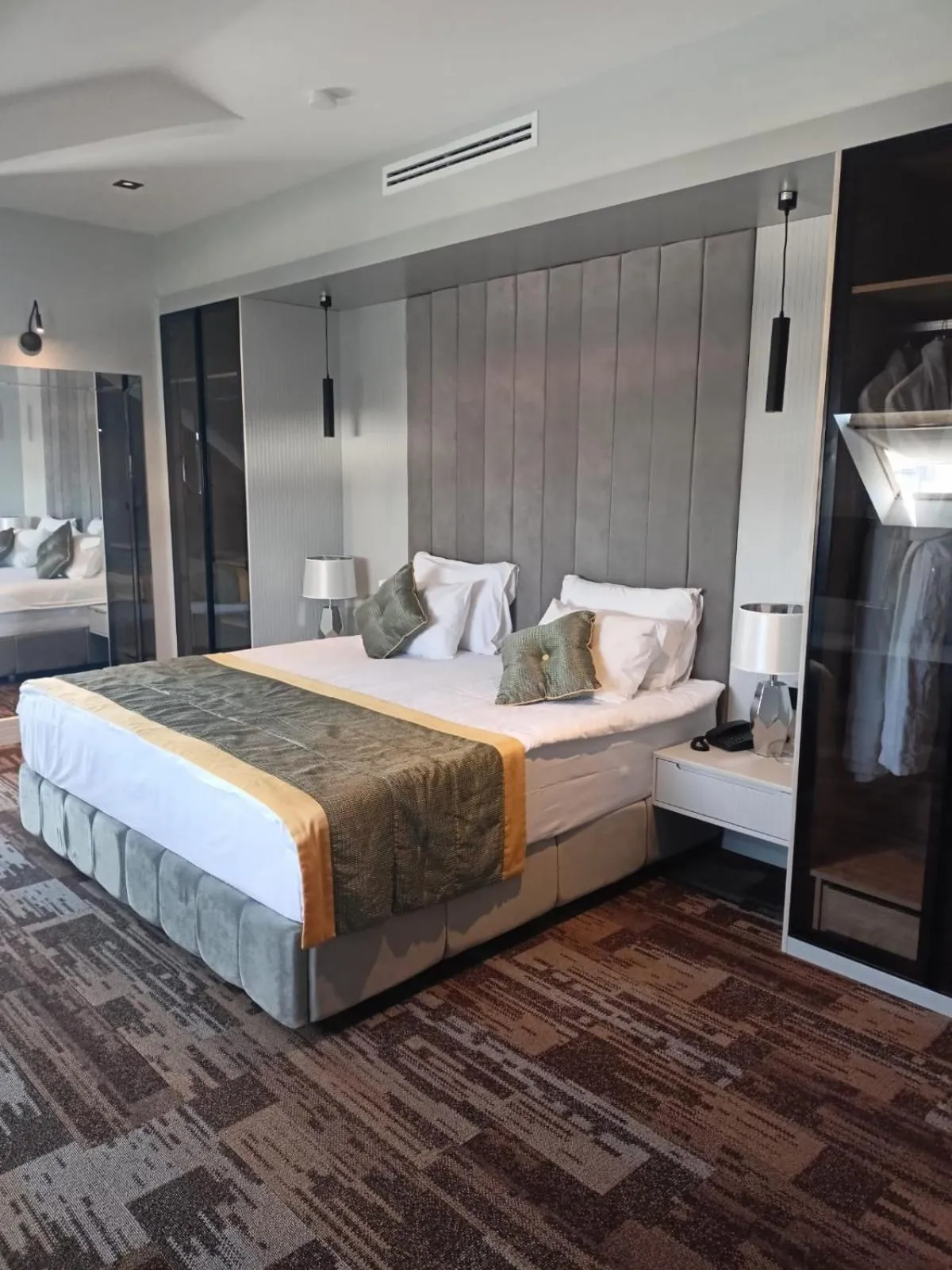 Bedroom, Bed in Empire Hotel İstanbul