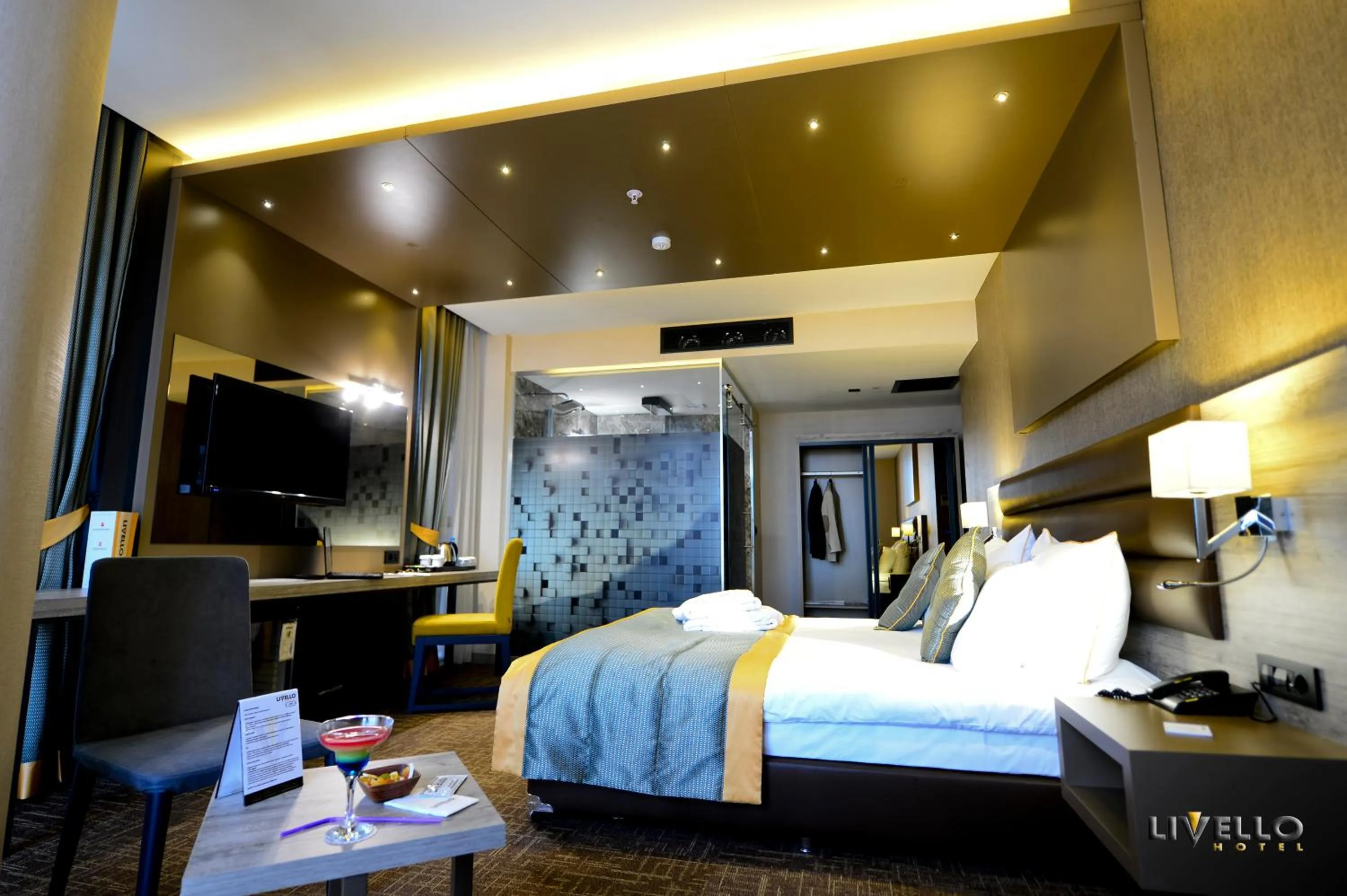Photo of the whole room, Bed in Empire Hotel İstanbul