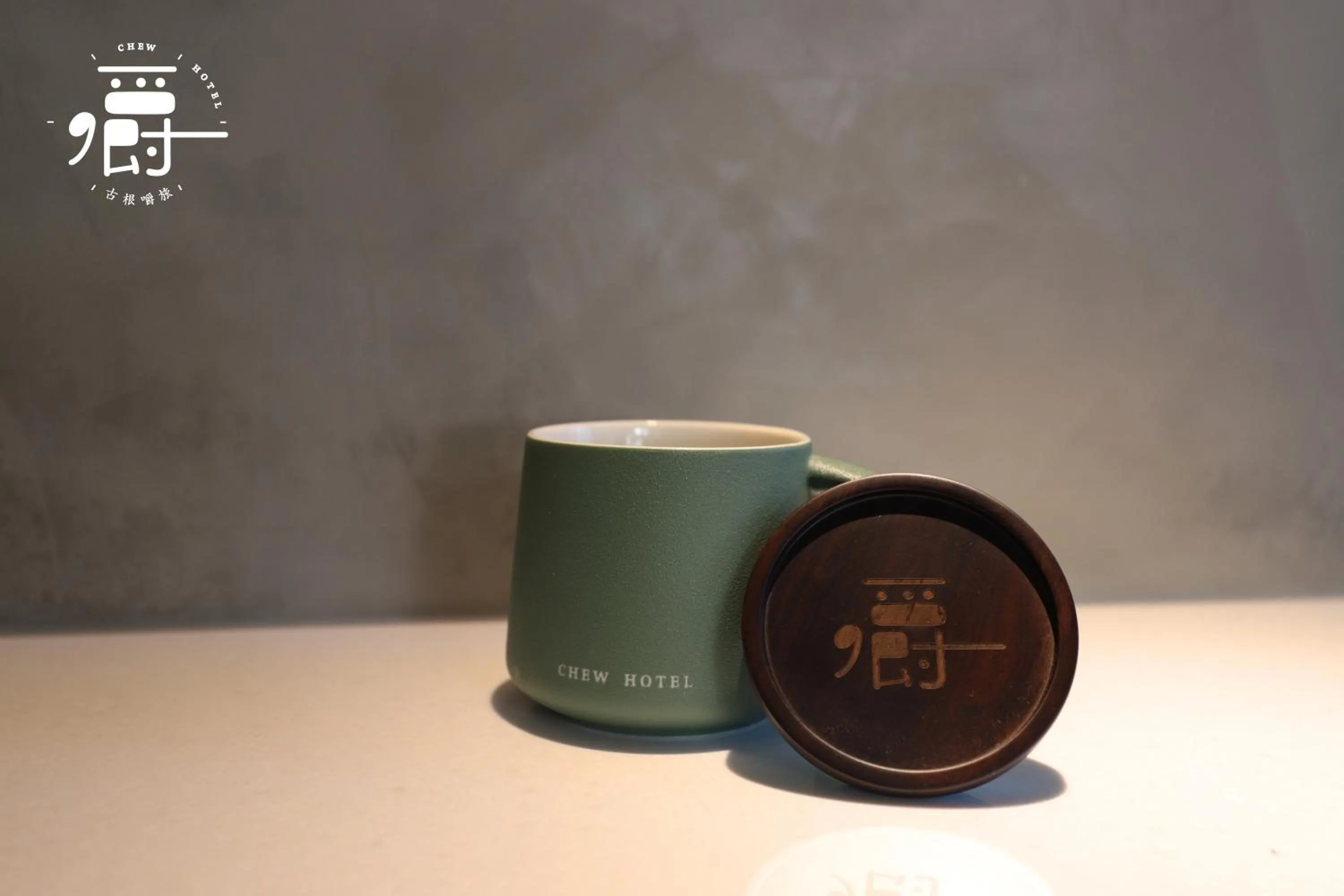 Coffee/tea facilities in Roots Chew Hotel