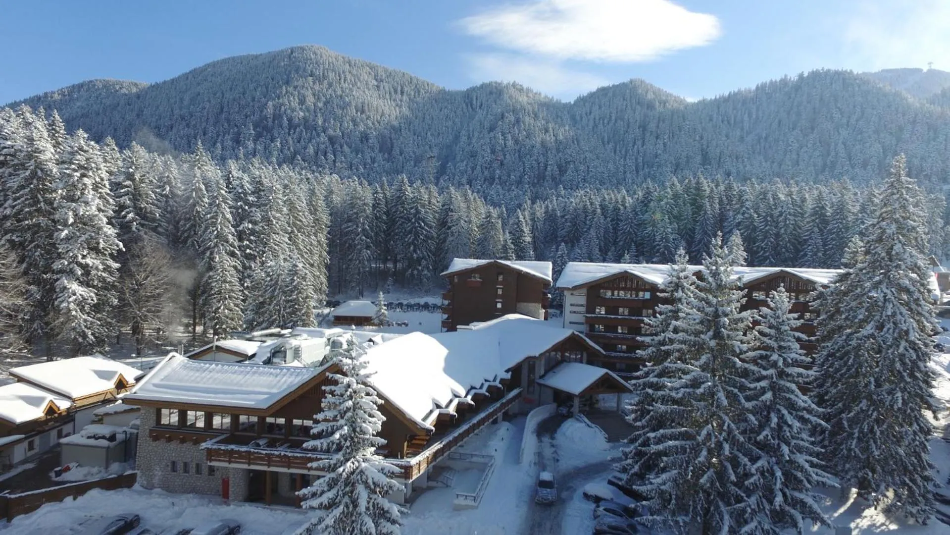 Property building in Teleferic Grand Hotel