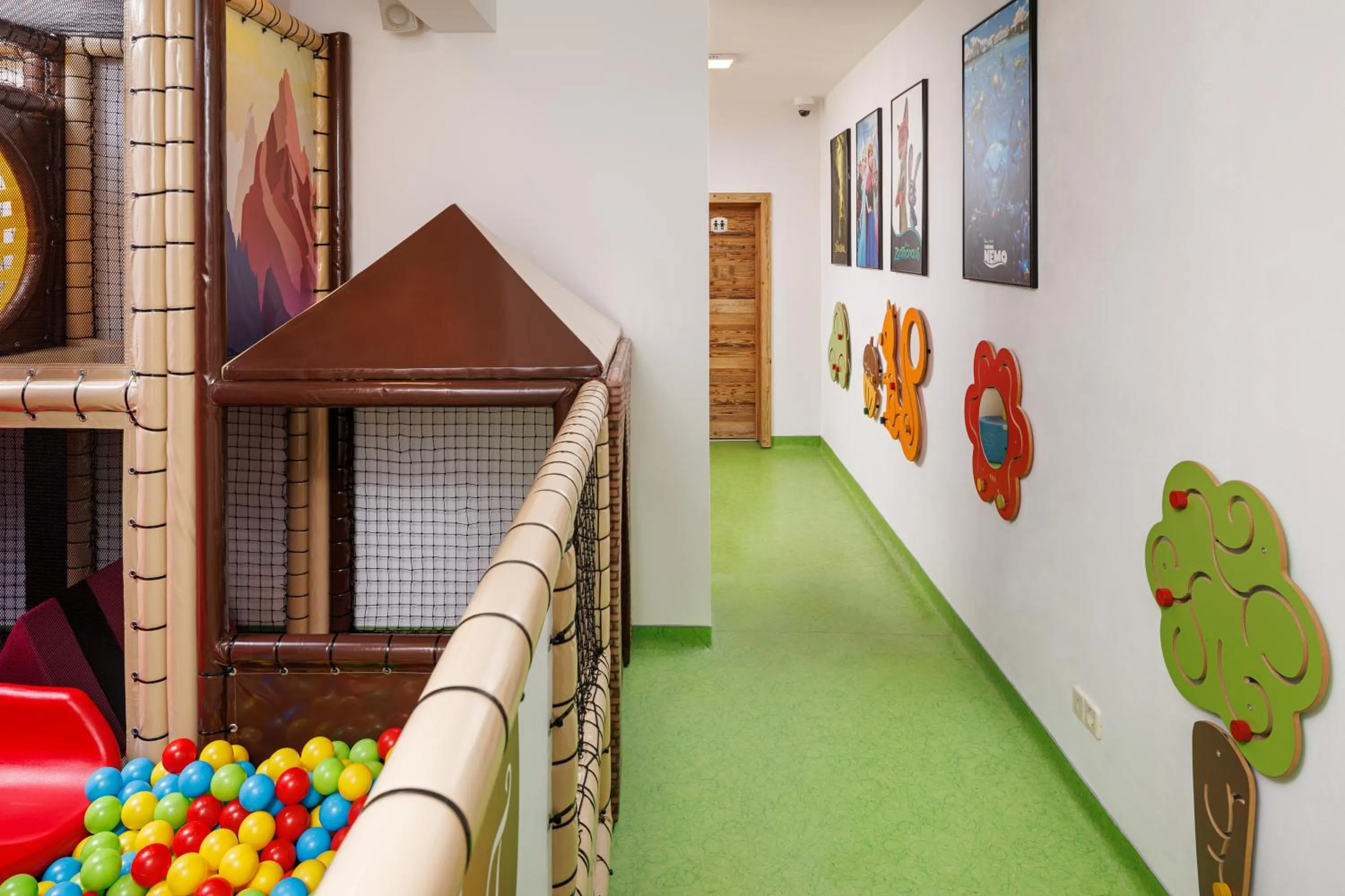Children play ground in Teleferic Grand Hotel