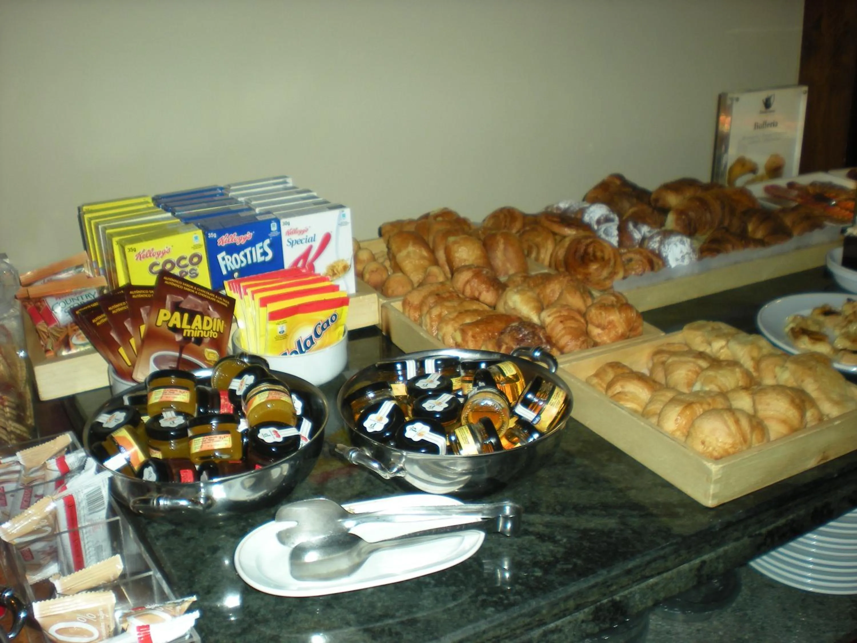 Buffet breakfast in Parador de Bielsa