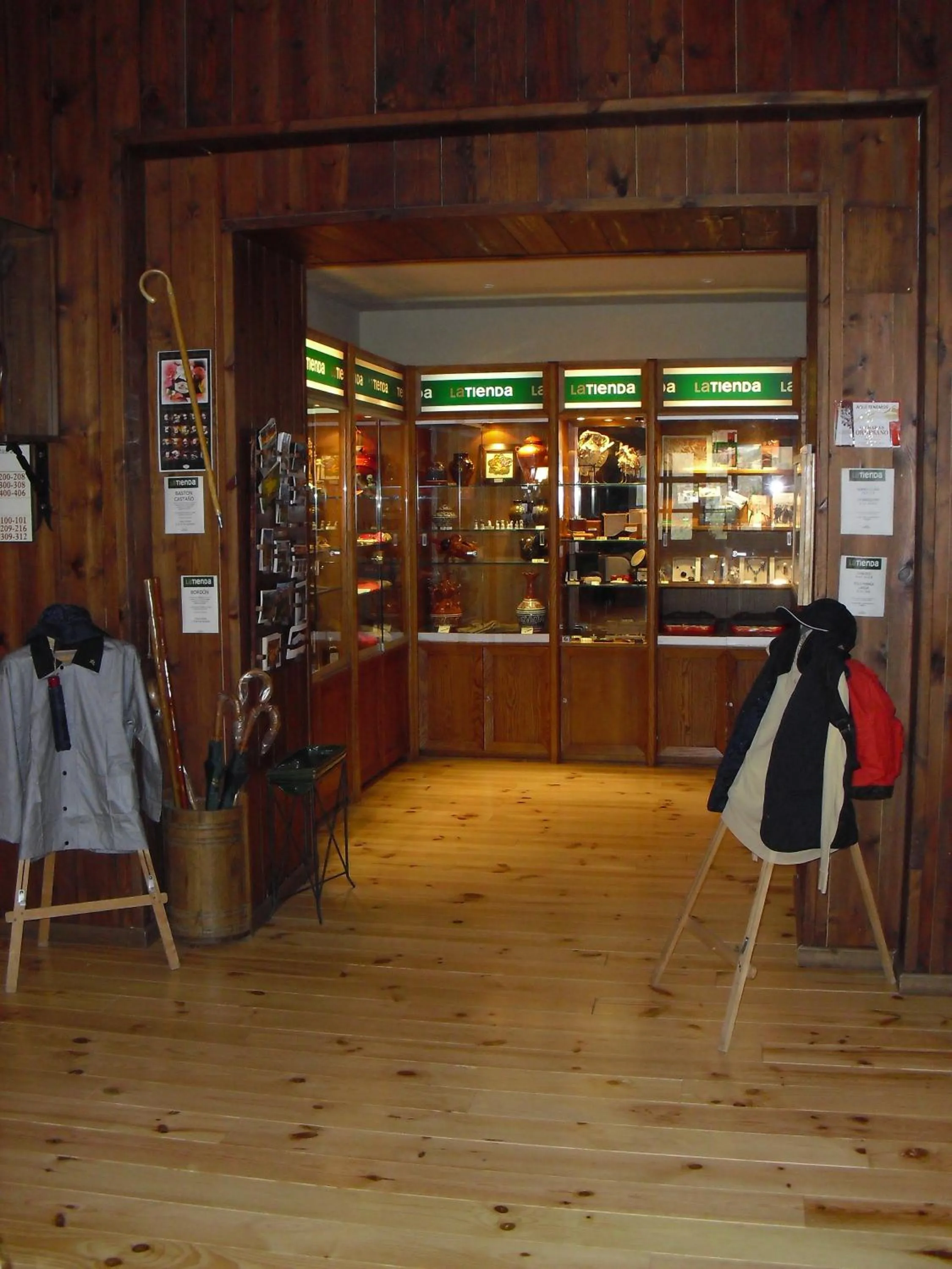 On-site shops in Parador de Bielsa