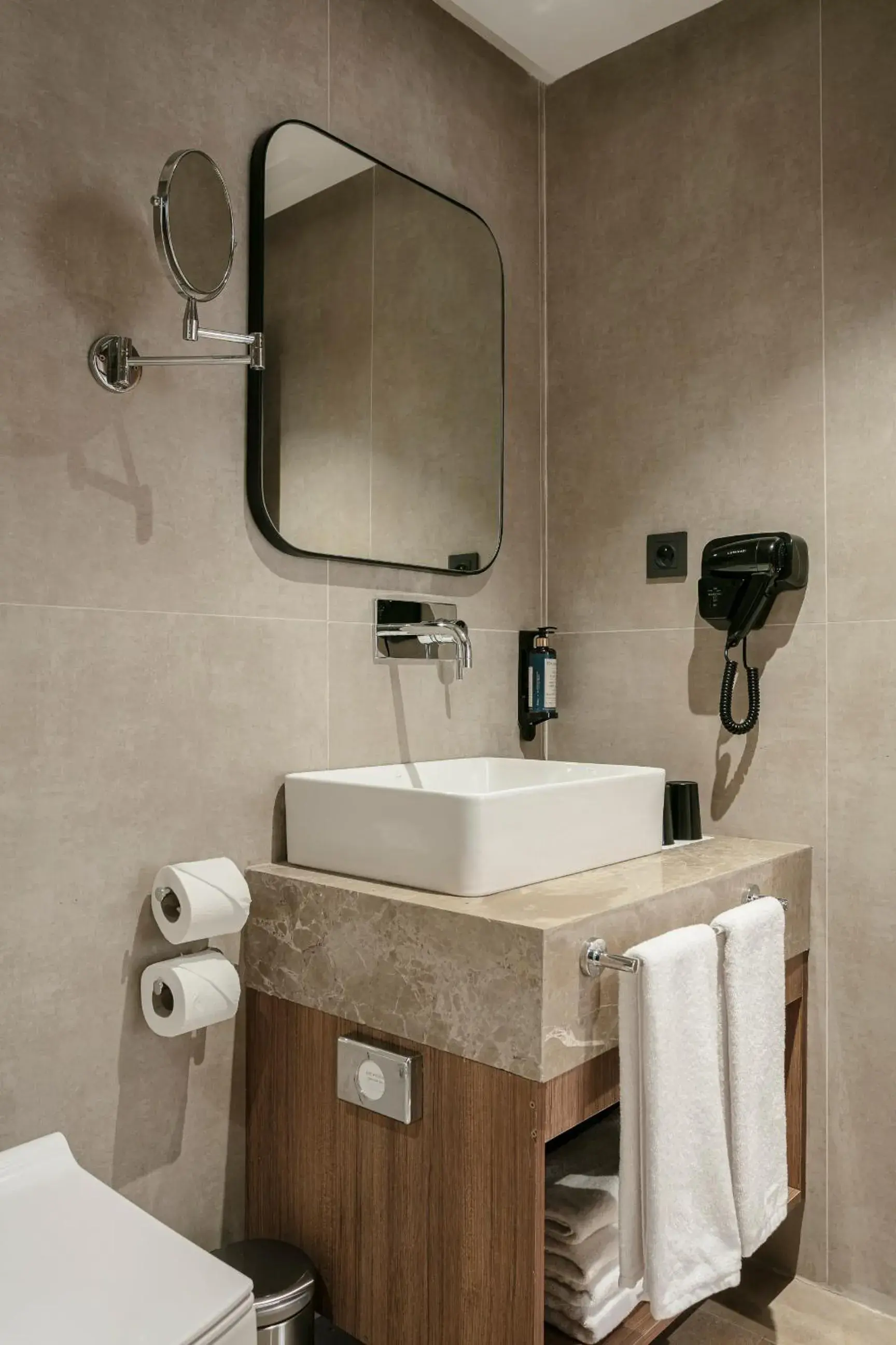 Deluxe Double or Twin Room in NearYo Hotels Deluxe Double or Twin Room in NearYo Hotels