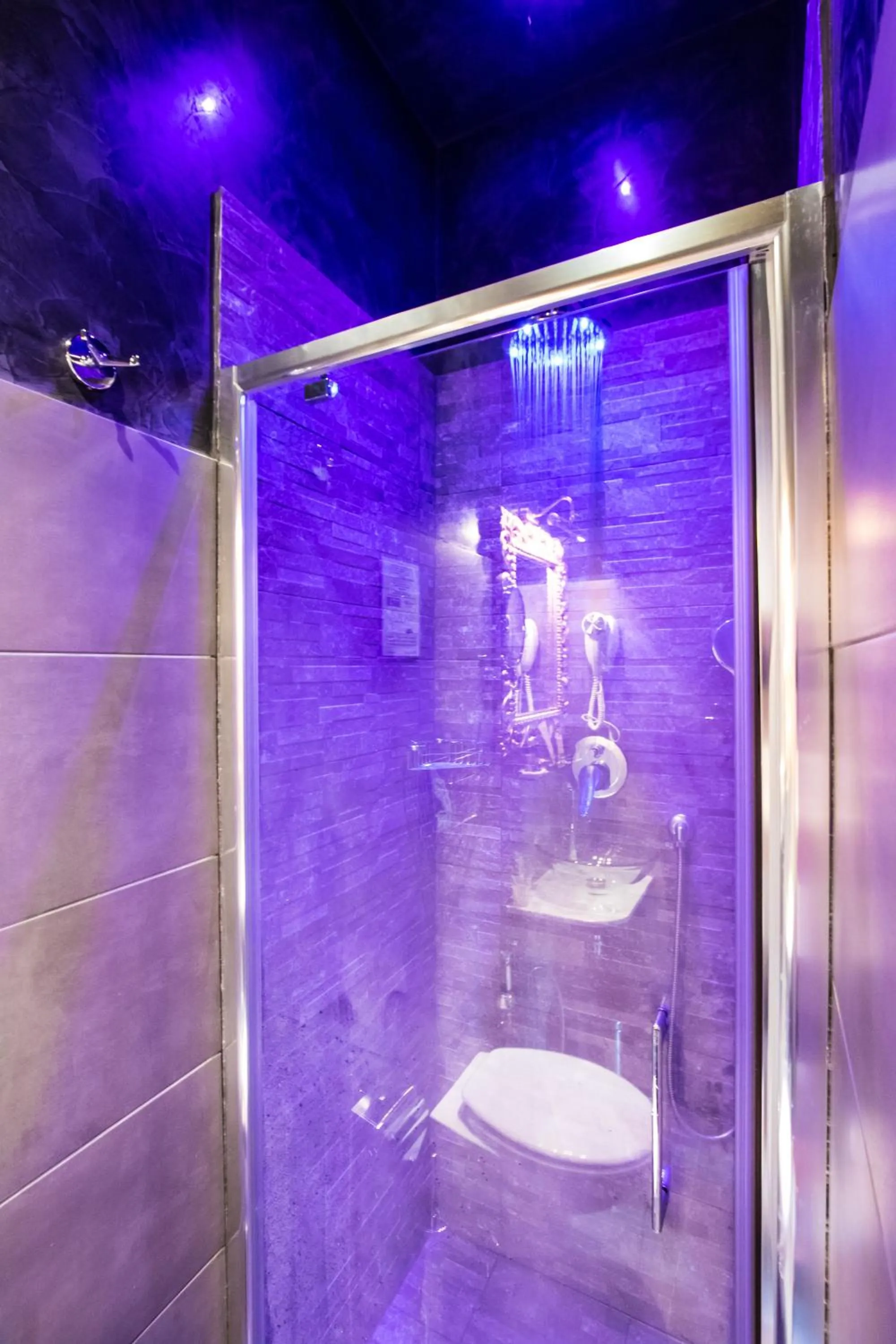 Bathroom in Vaticano Julia Guest House