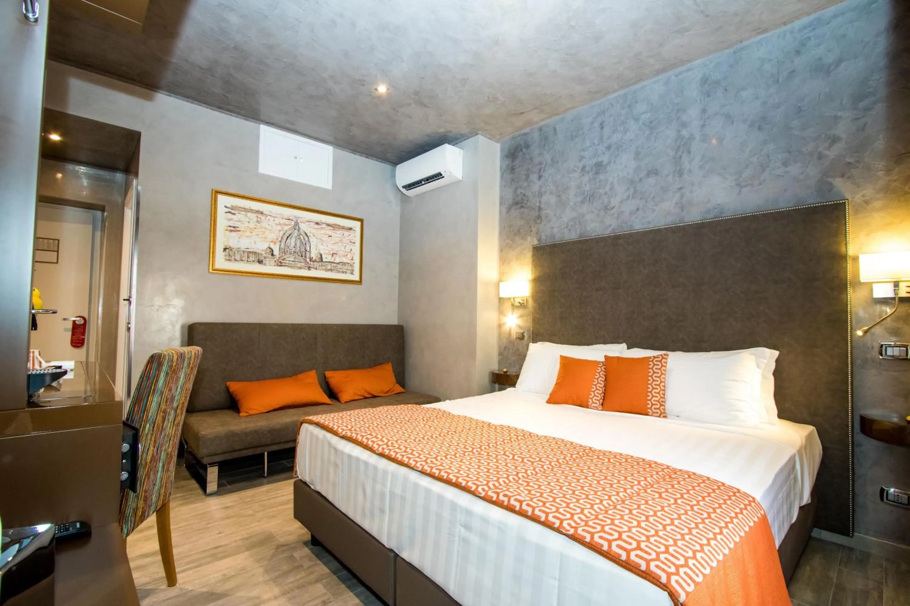 Photo of the whole room, Bed in Vaticano Julia Guest House