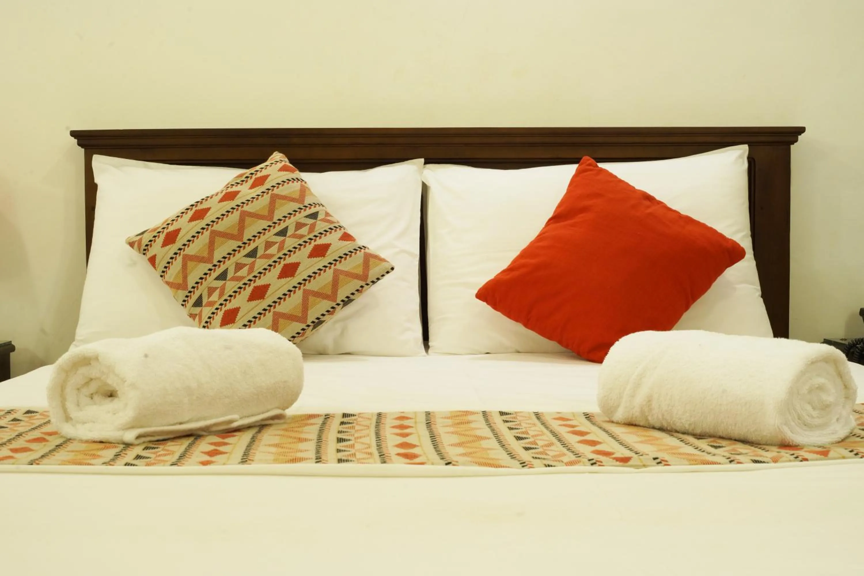 Bed in Kandy Moon Hills Hotel