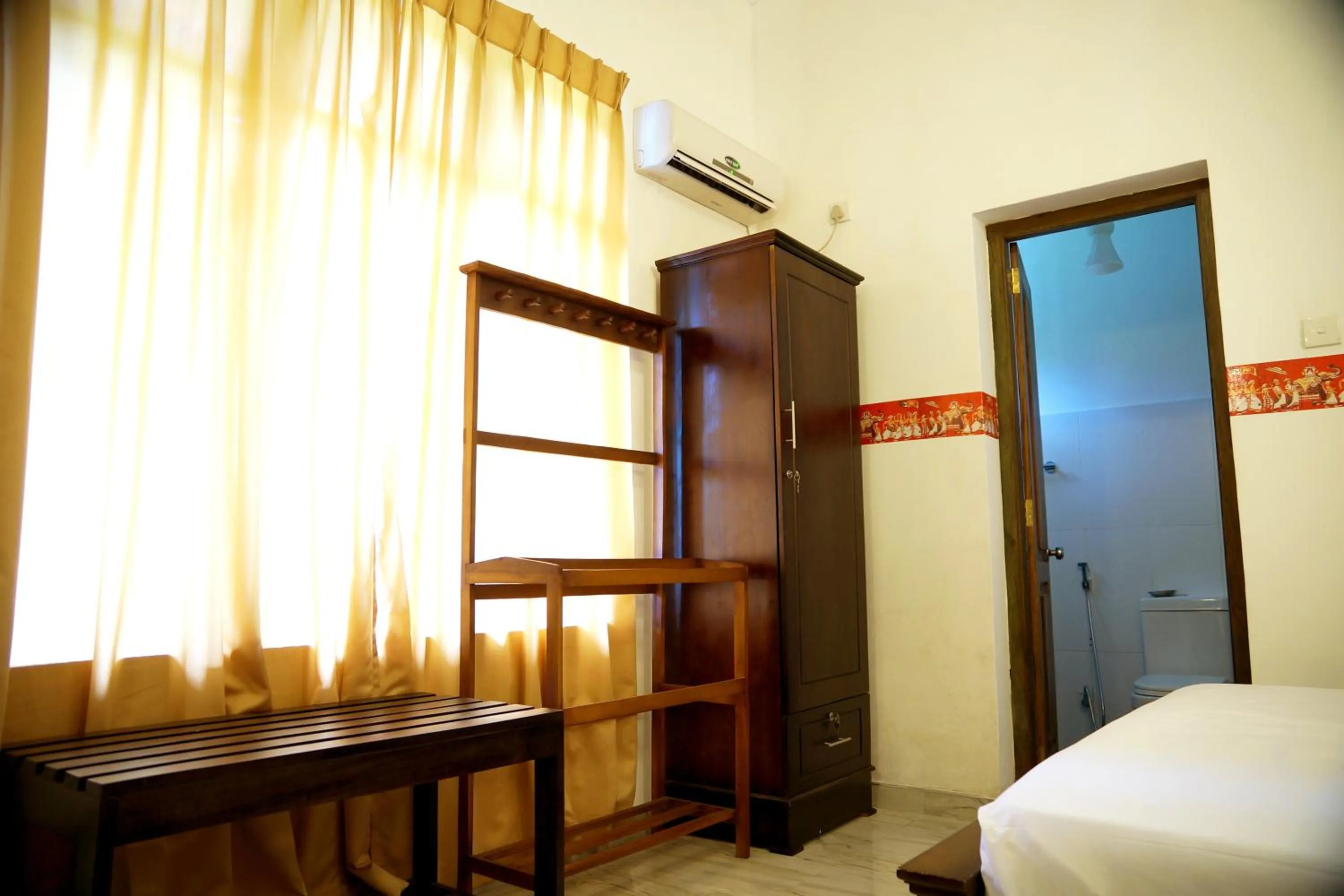 Bed in Kandy Moon Hills Hotel