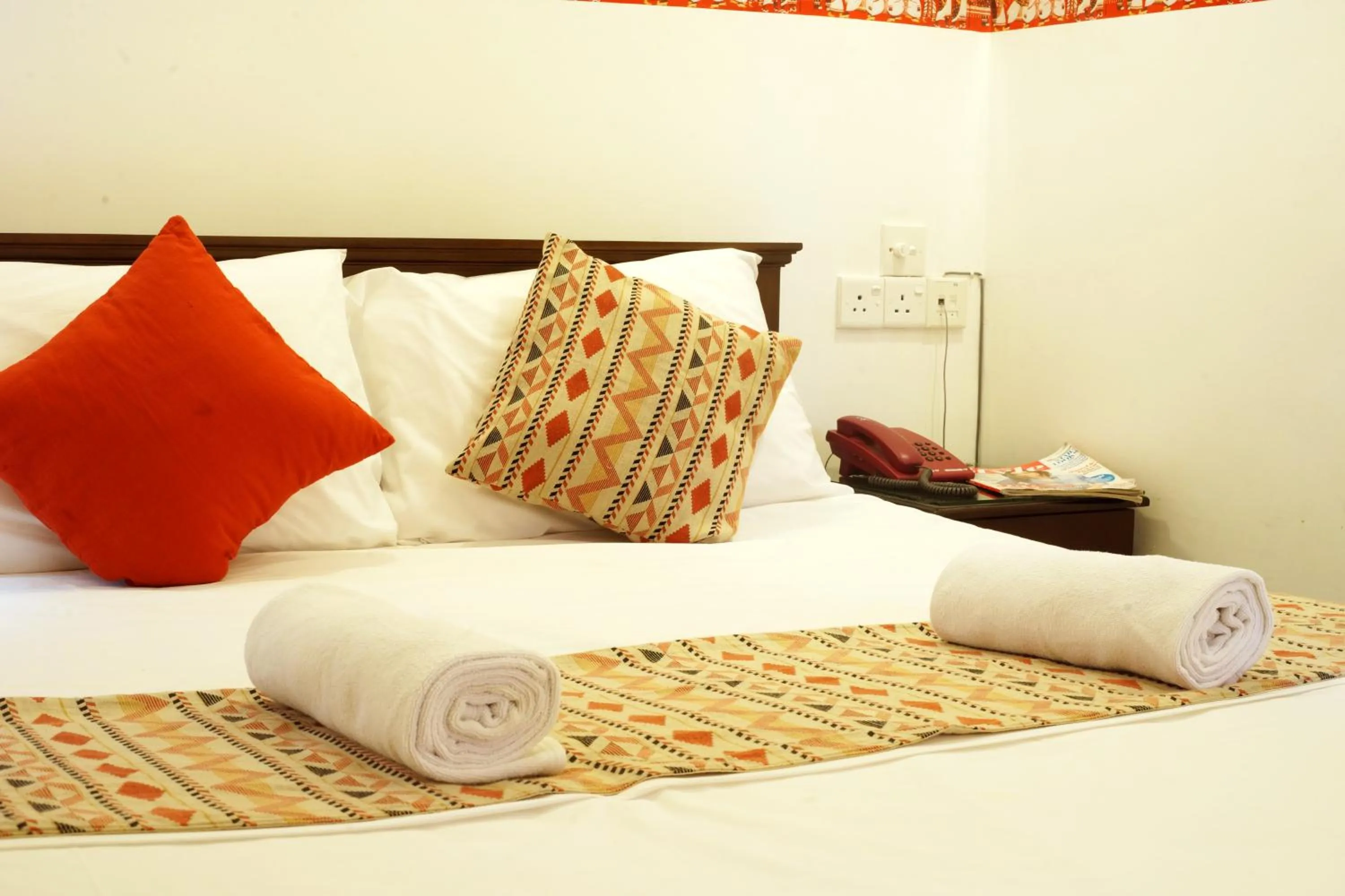 Photo of the whole room, Bed in Kandy Moon Hills Hotel