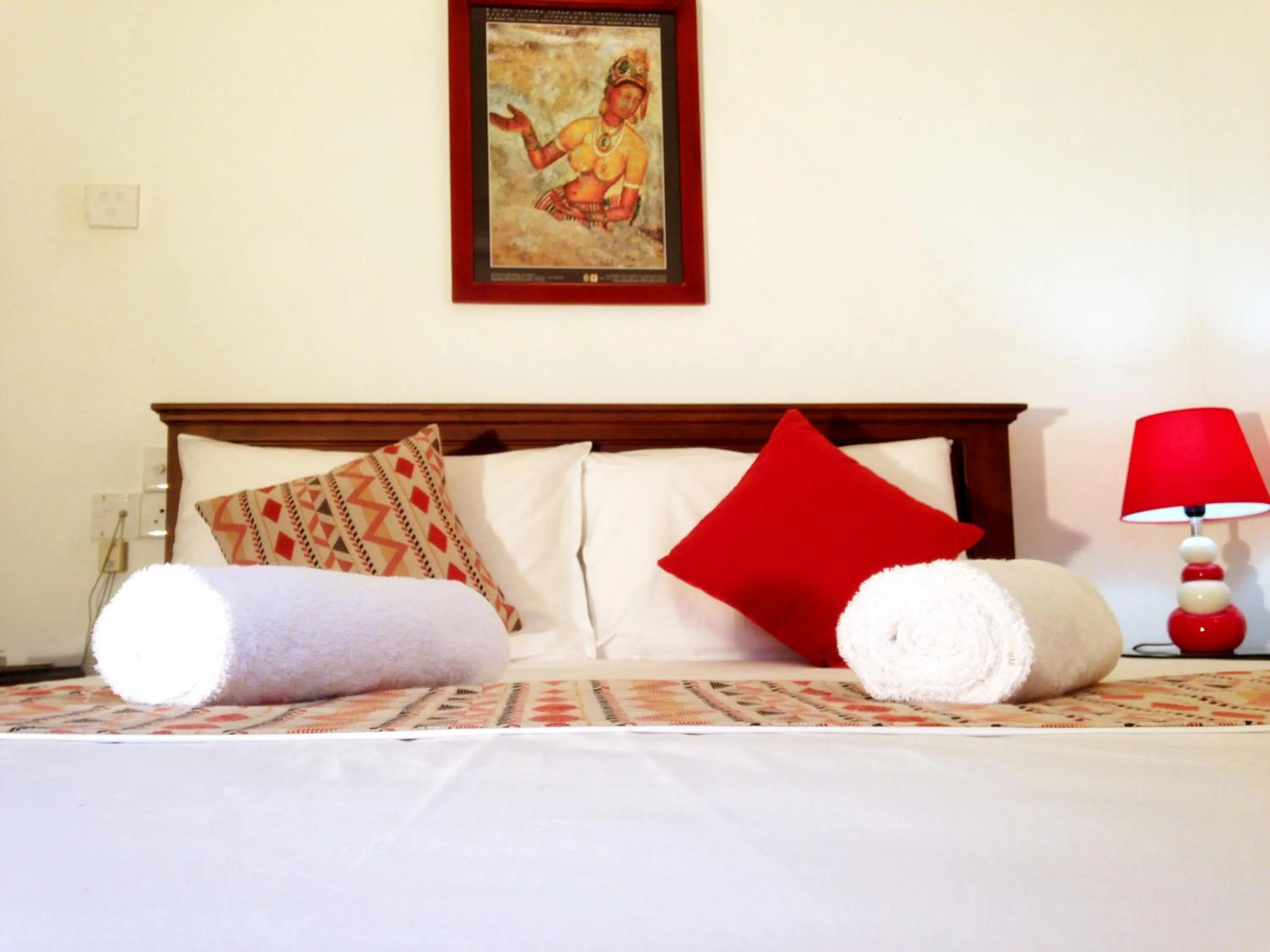 View (from property/room), Bed in Kandy Moon Hills Hotel