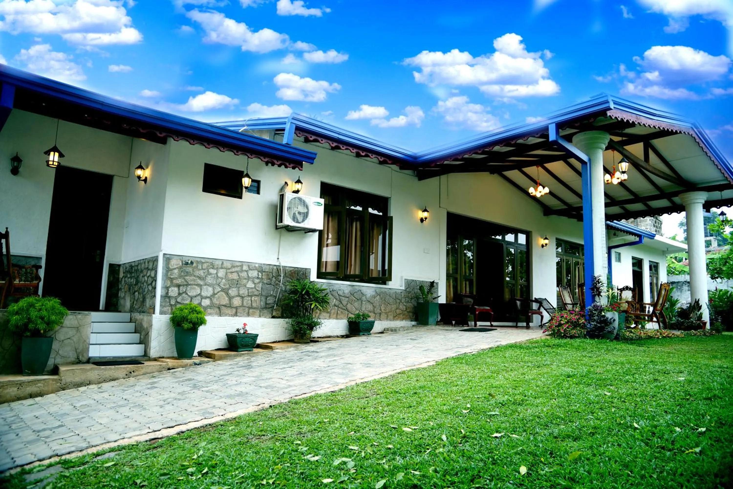 Property building in Kandy Moon Hills Hotel