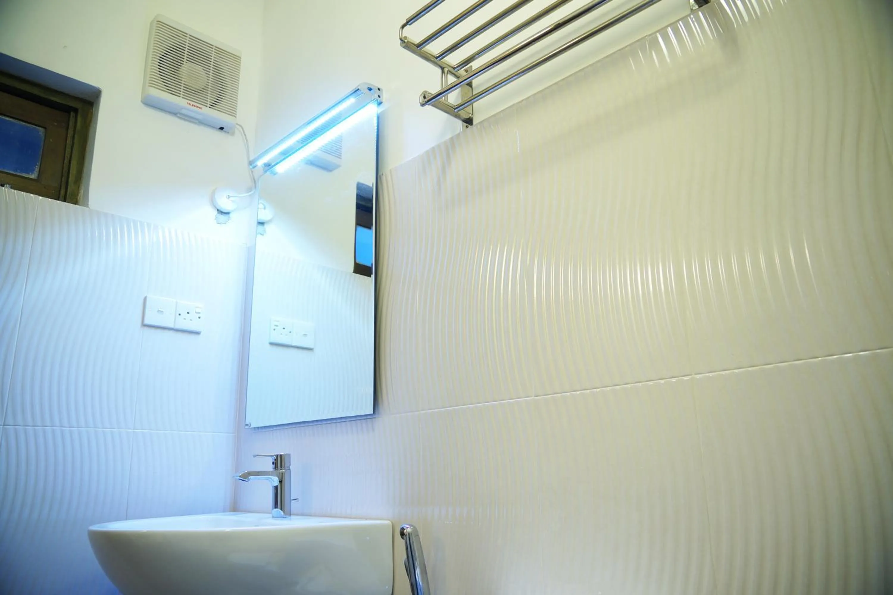 Bathroom in Kandy Moon Hills Hotel