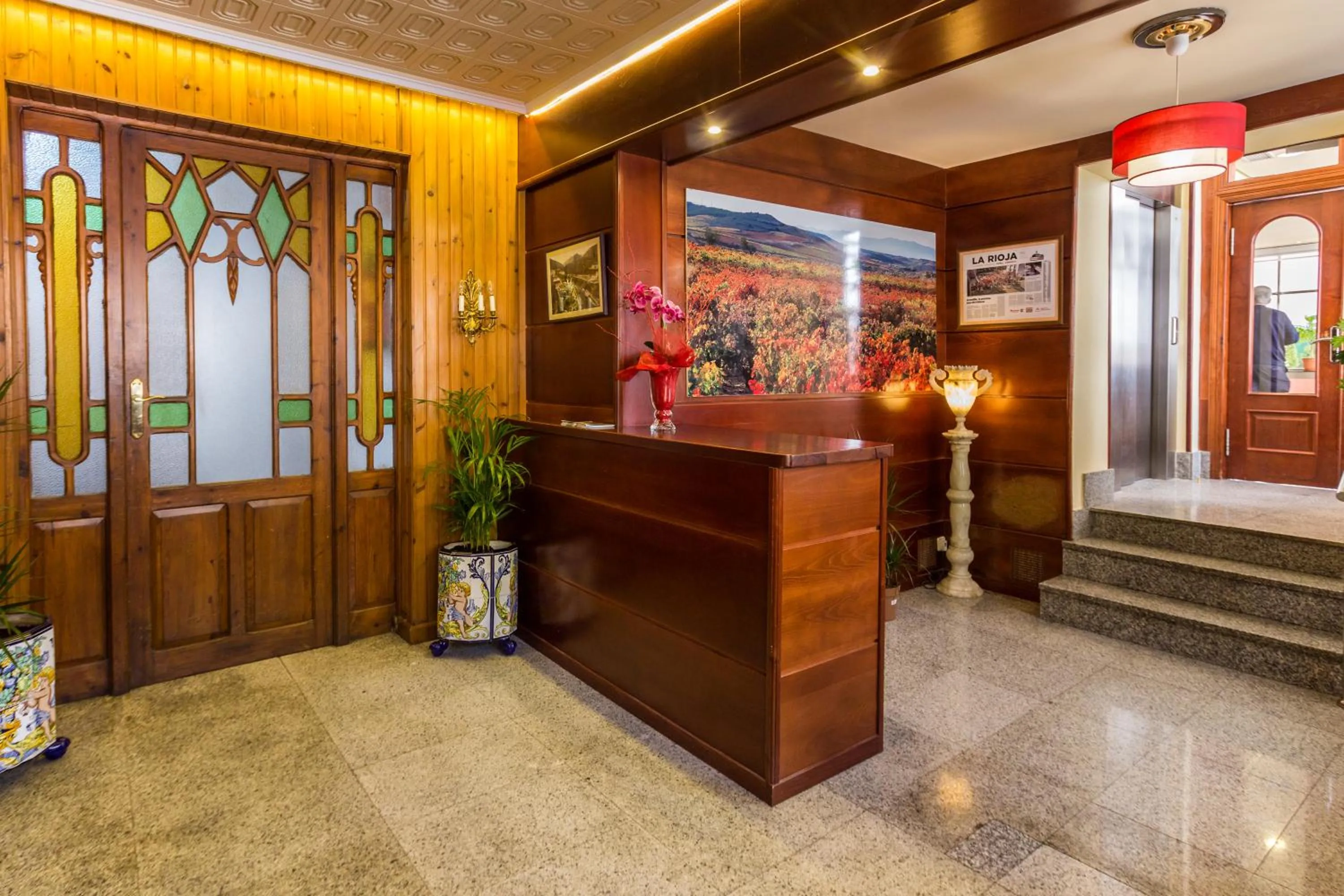 Lobby or reception in Hotel Parras Arnedillo