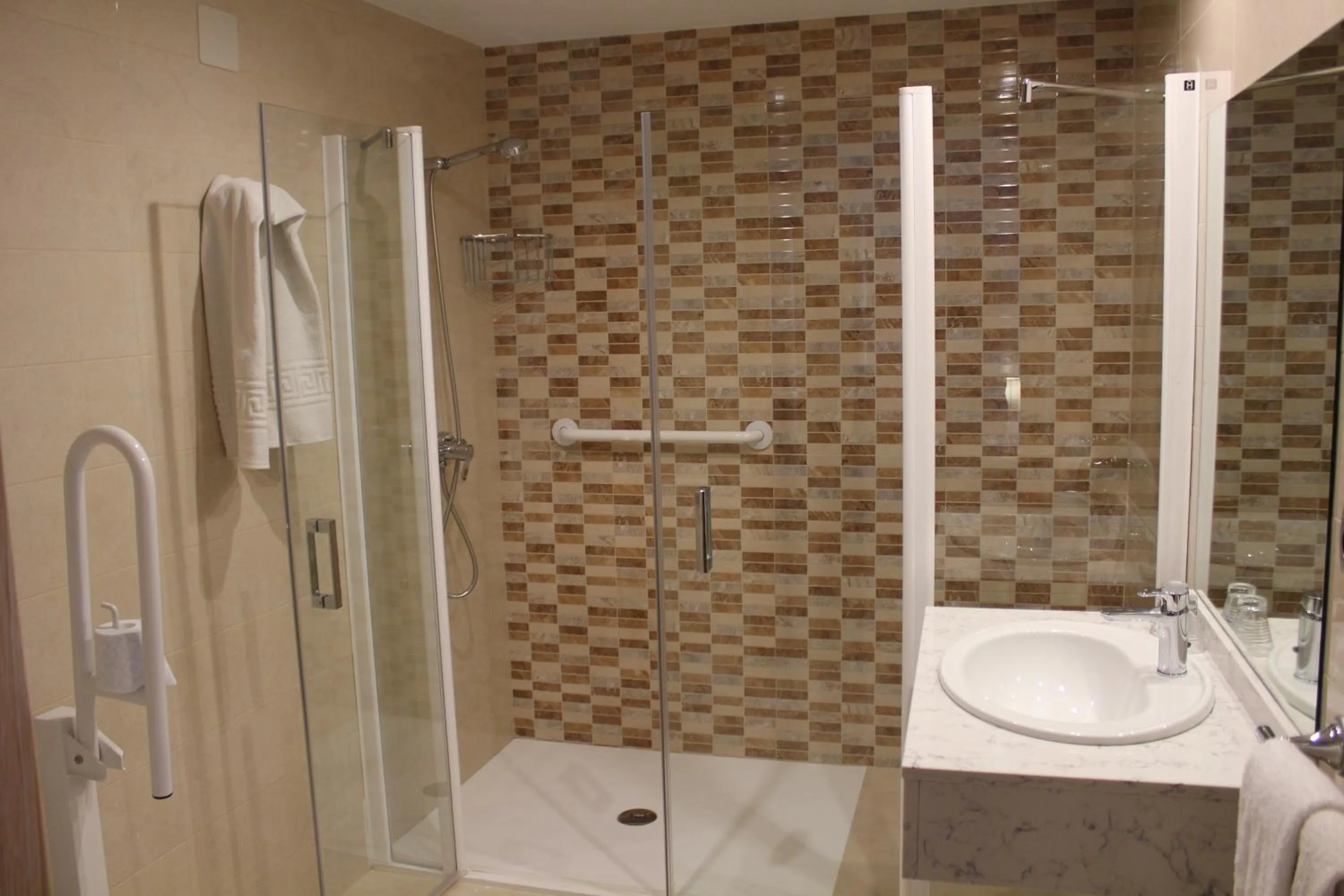 Bathroom in Hotel Parras Arnedillo