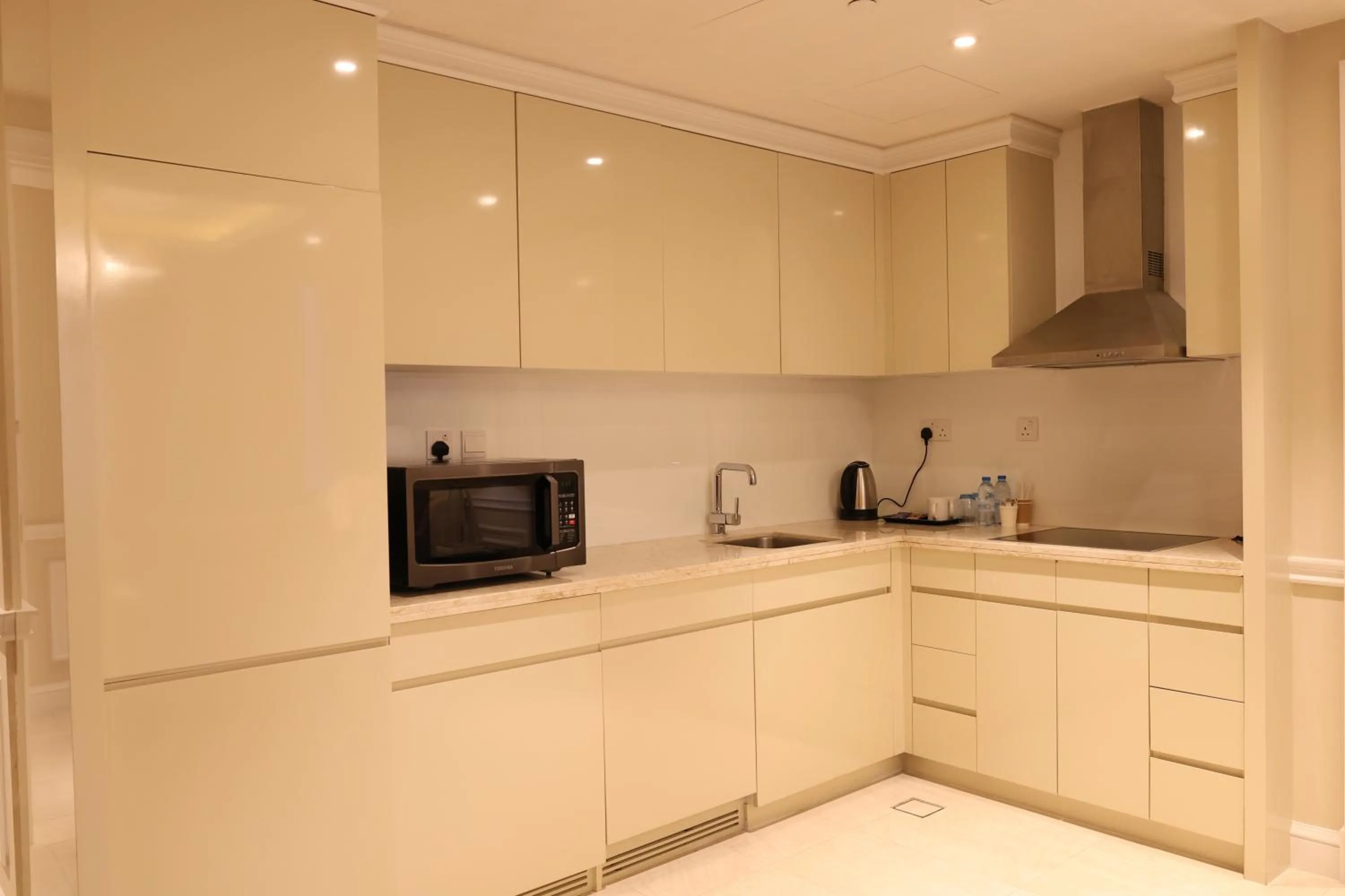 Kitchen or kitchenette in Westpac Hotel & Suites - Westbay Doha