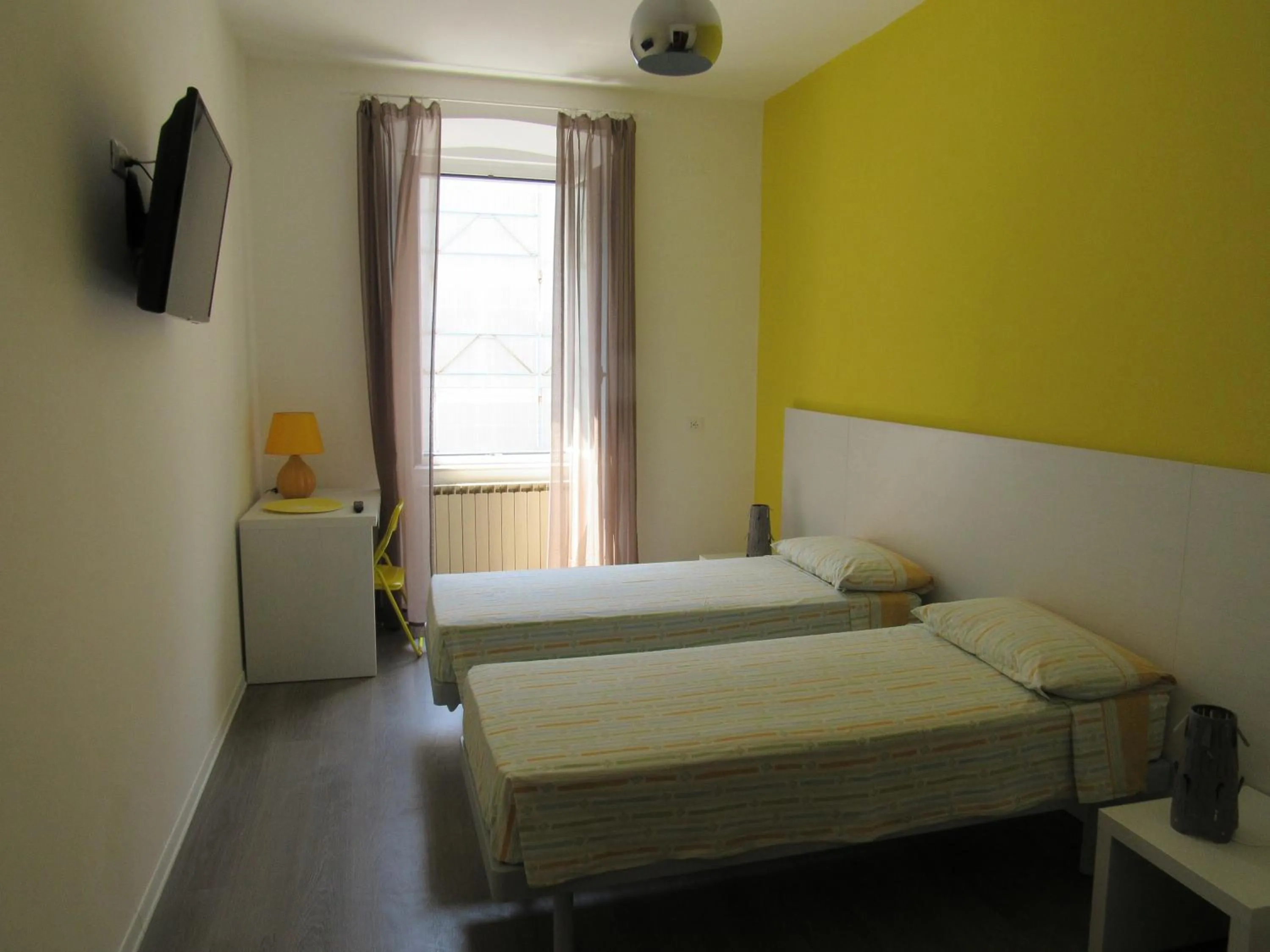 Bedroom, Bed in Smart Rooms