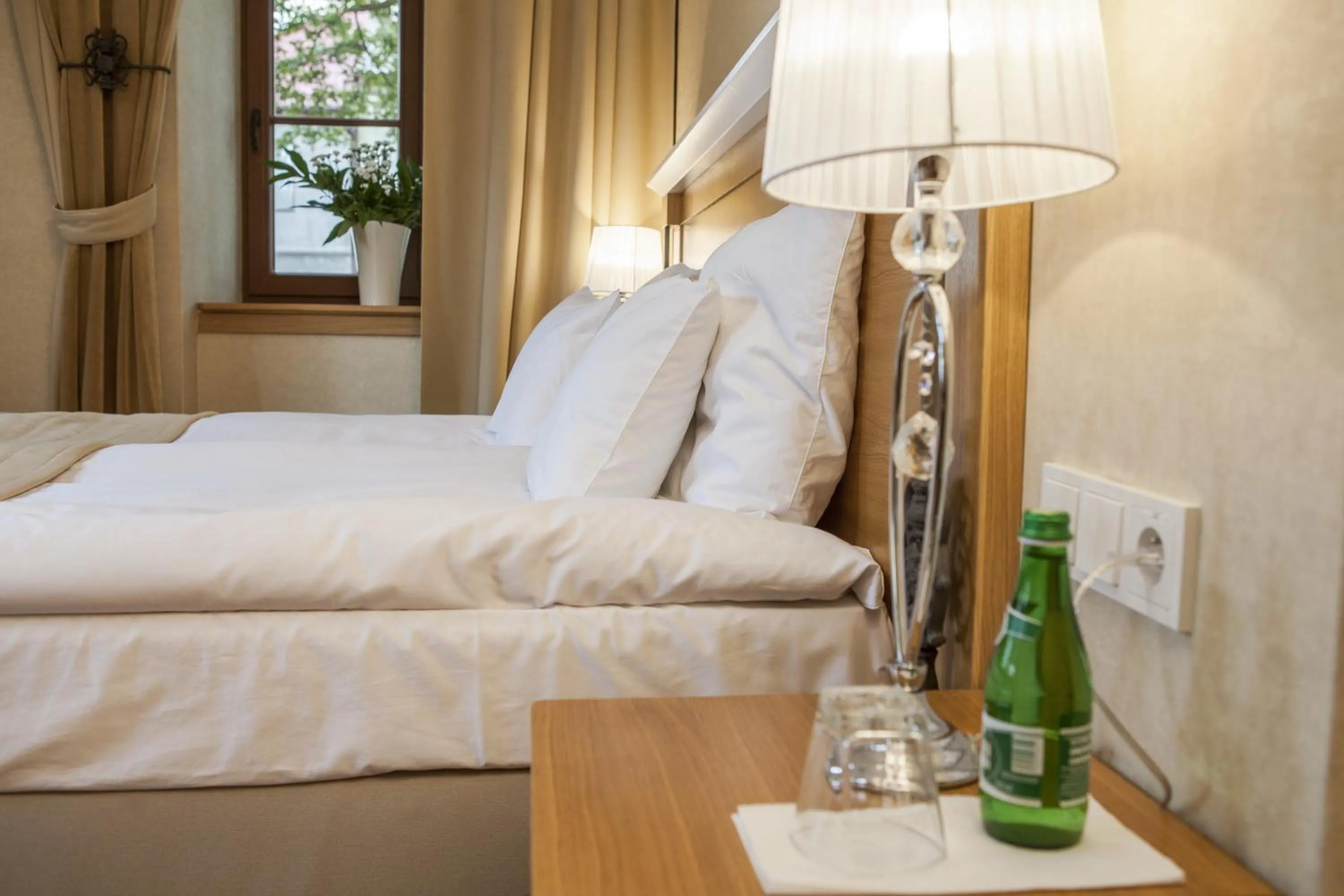 Bed in Hotel Alhambra