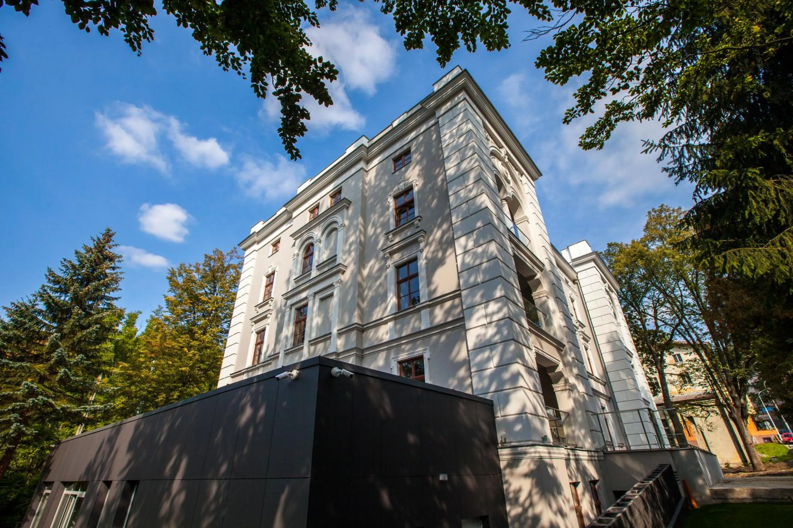 Property building in Hotel Alhambra