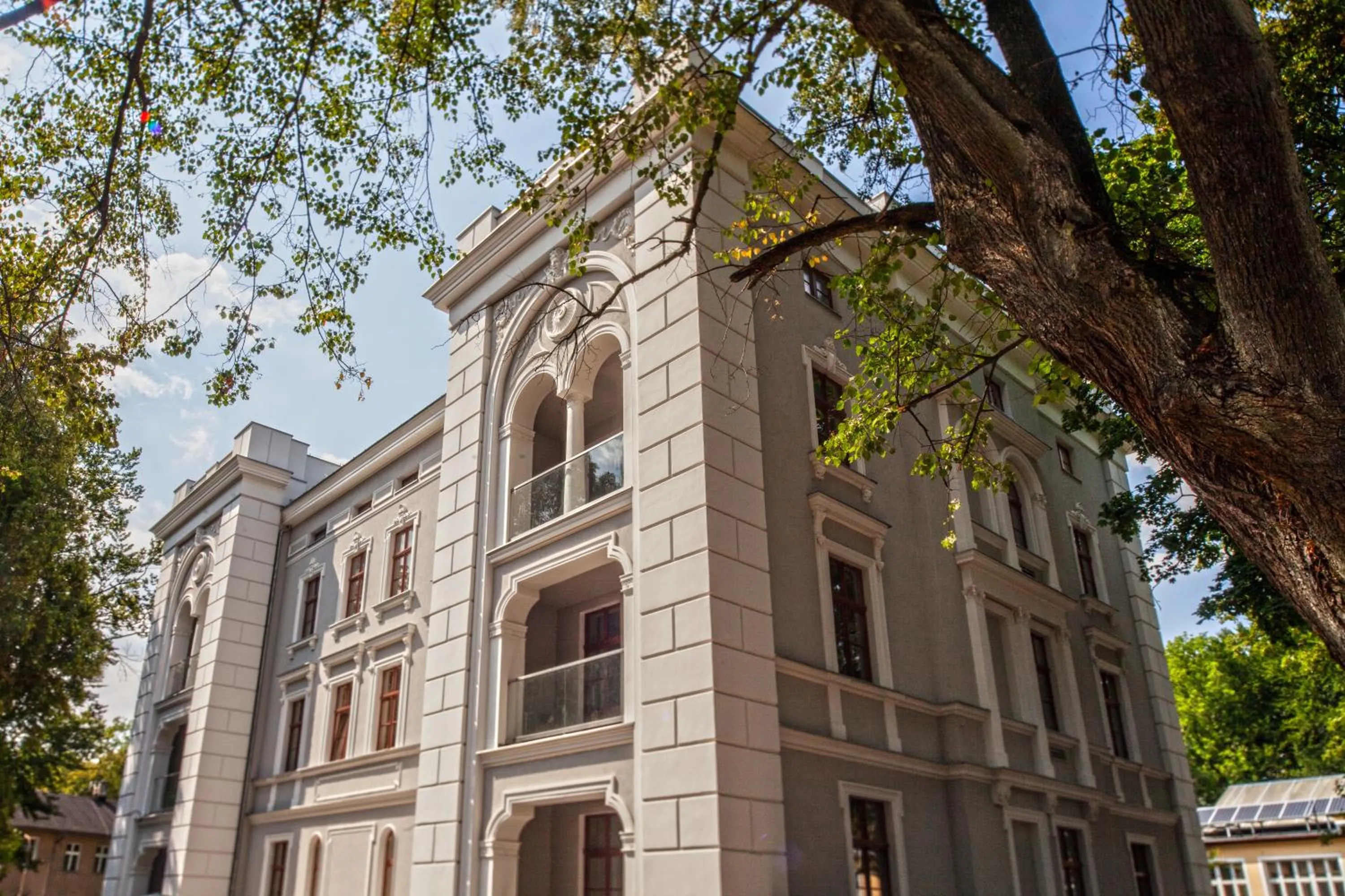 Property building in Hotel Alhambra