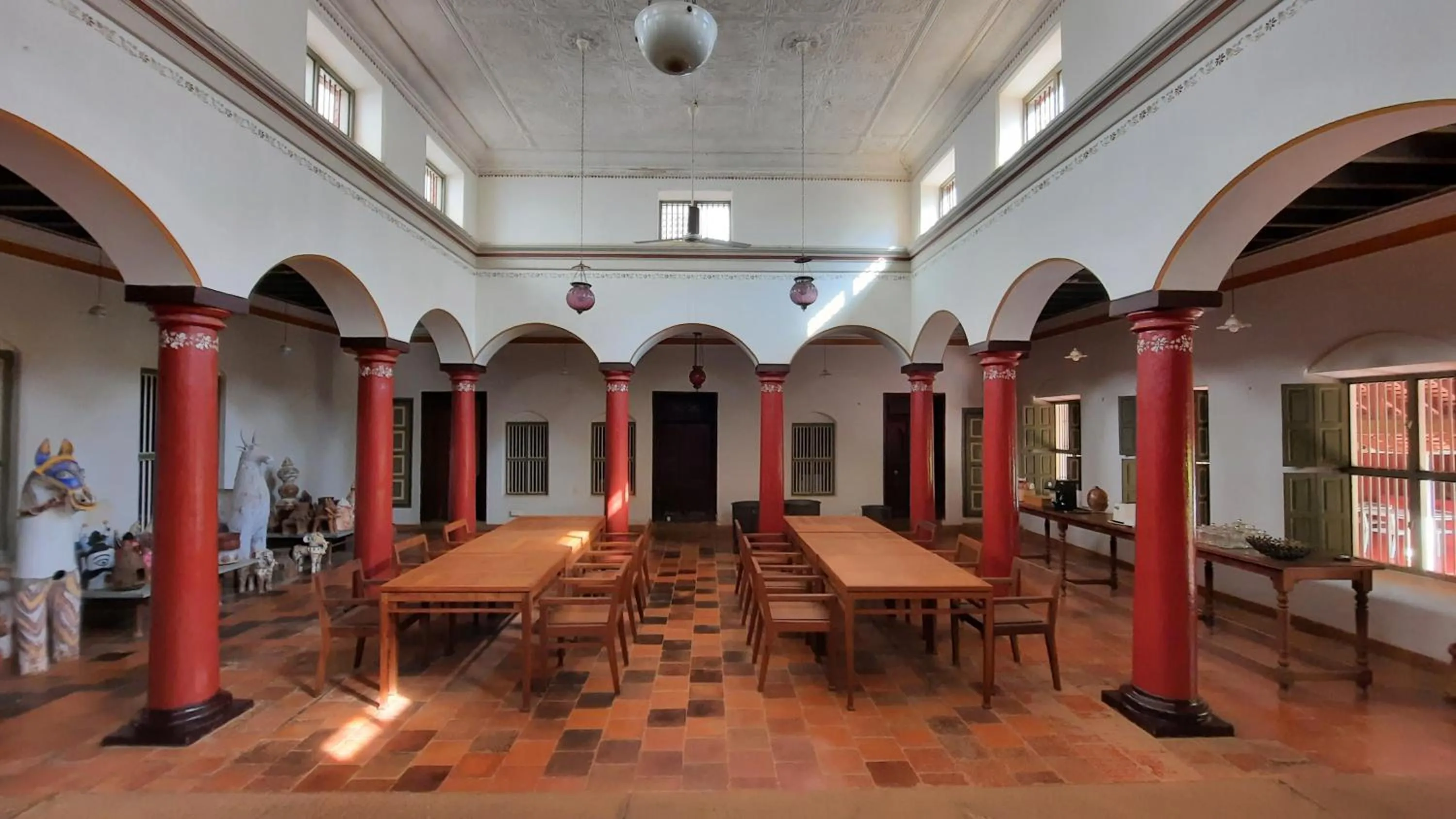 Restaurant/places to eat in Saratha Vilas Chettinad