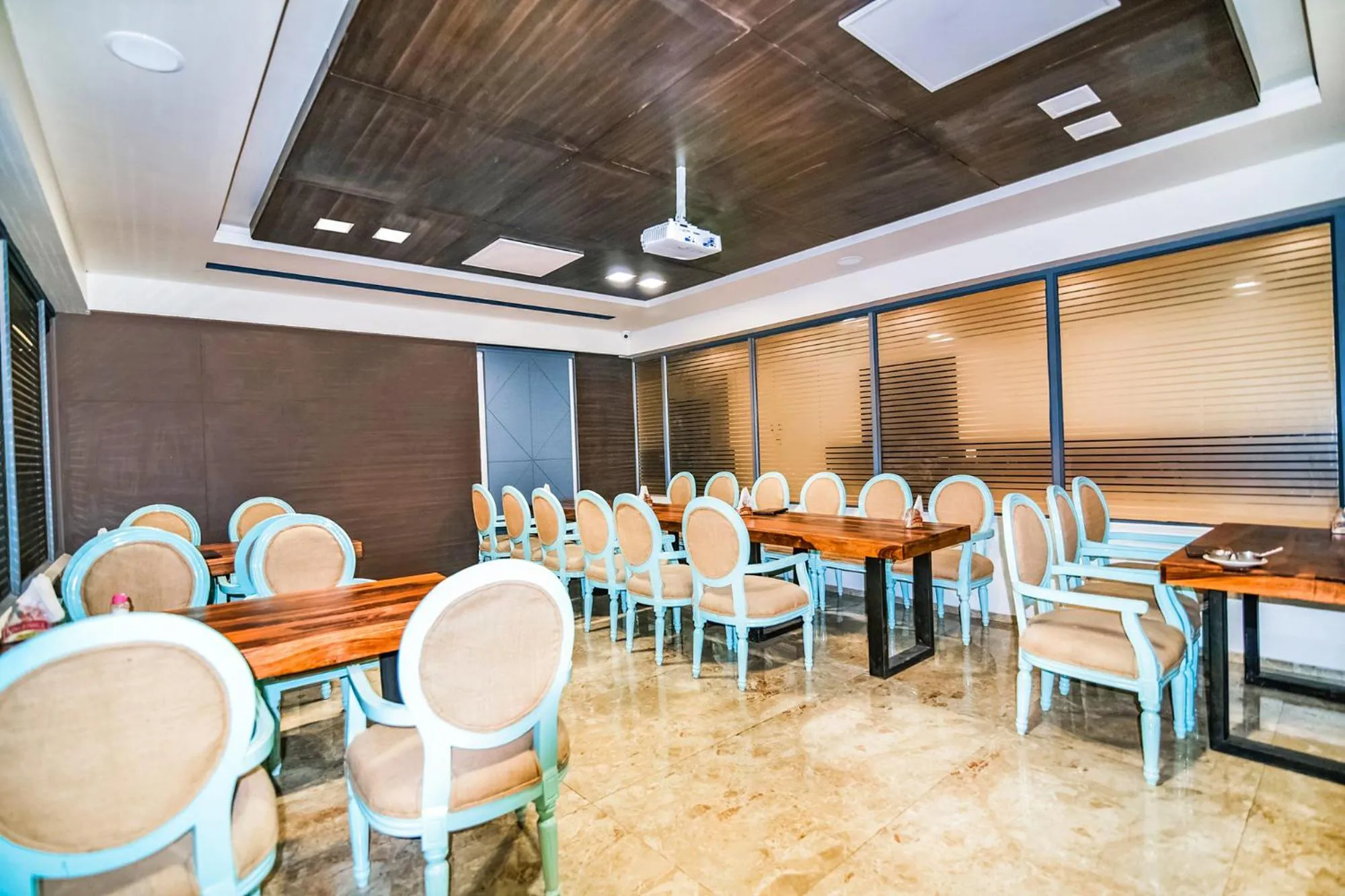 Restaurant/Places to Eat in Hotel Shyampuriya Palace