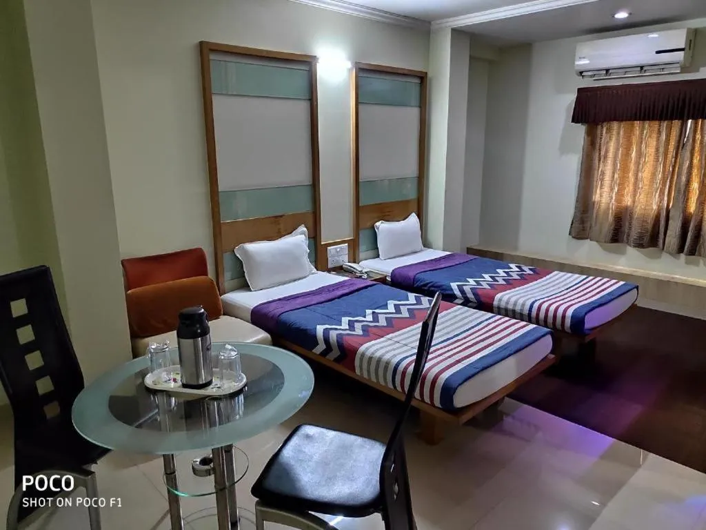 Property building, Bed in Hotel Easy Retreat