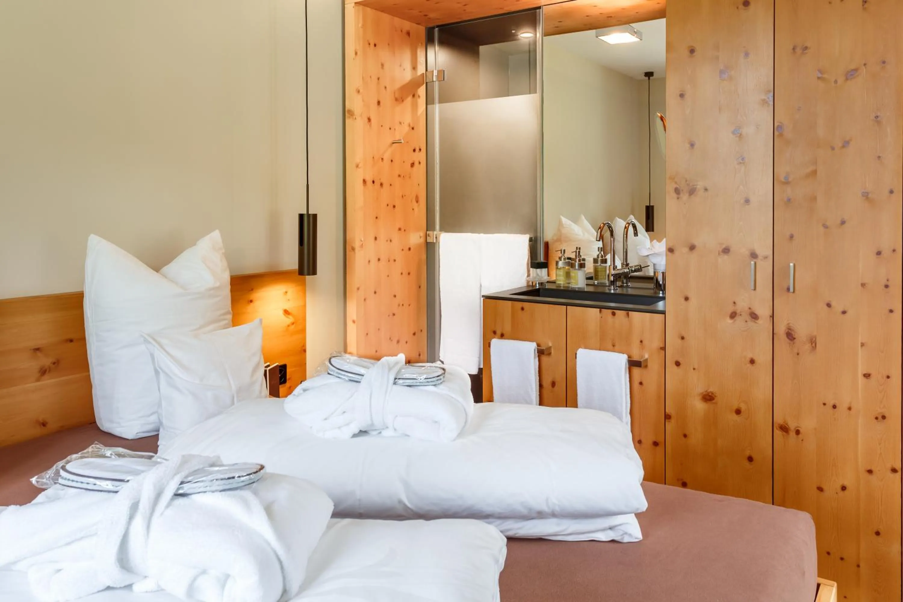 Photo of the whole room, Bed in The Alpina Mountain Resort