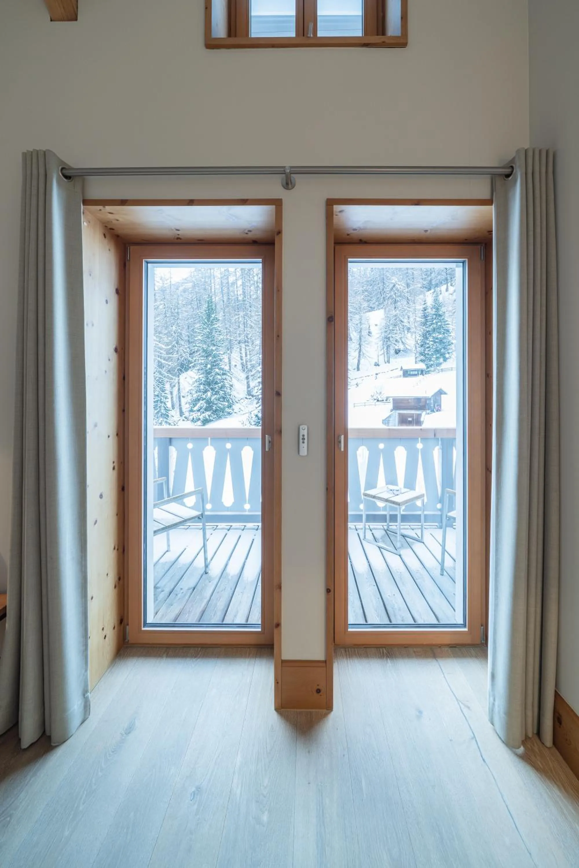 Photo of the whole room in The Alpina Mountain Resort