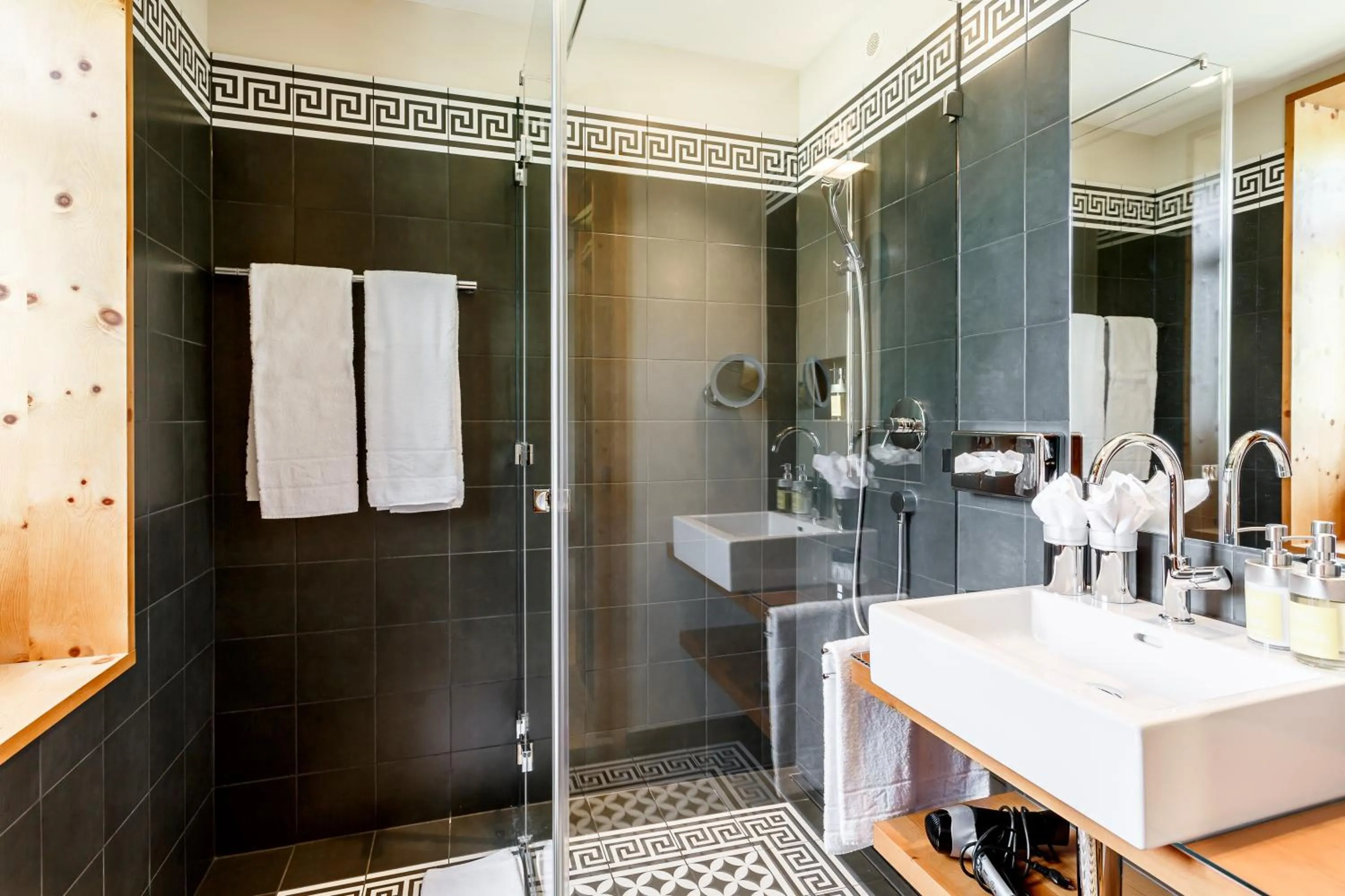 Photo of the whole room in The Alpina Mountain Resort